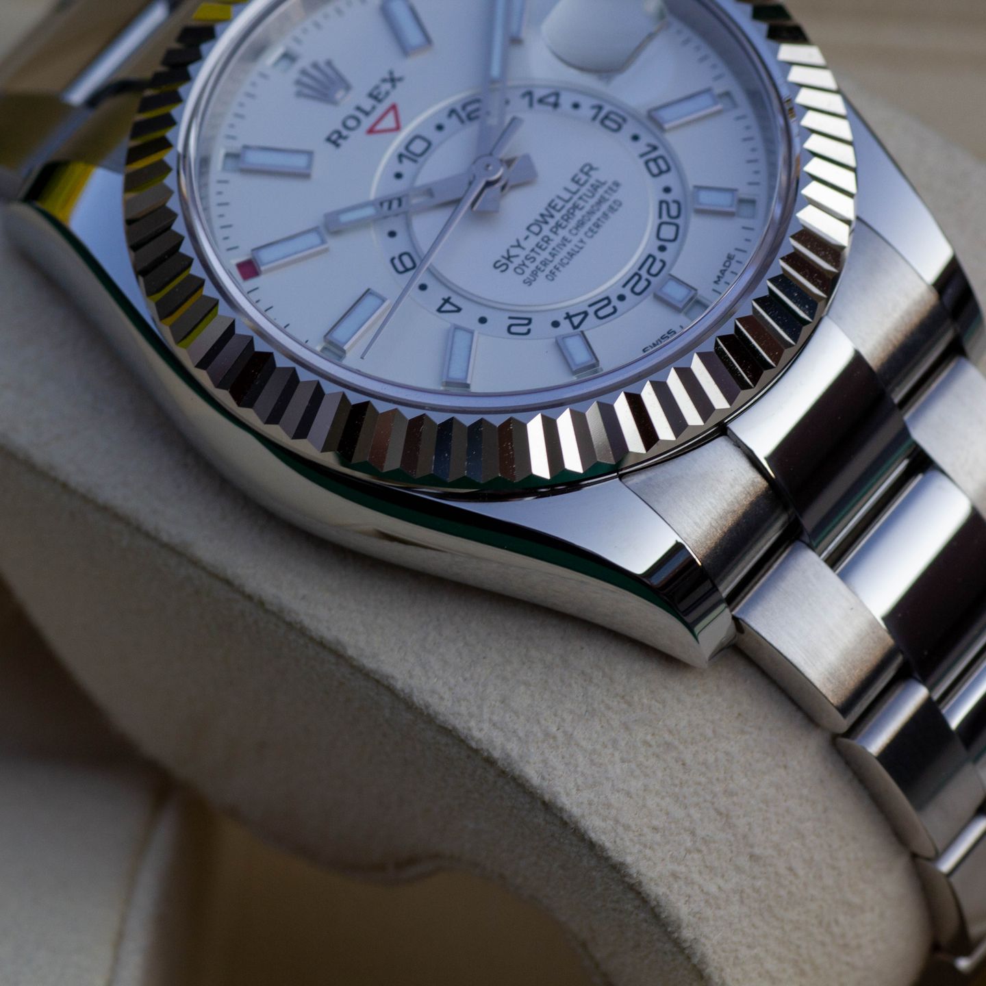 Rolex Sky-Dweller 326934 (2020) - White dial 42 mm Steel case (6/8)