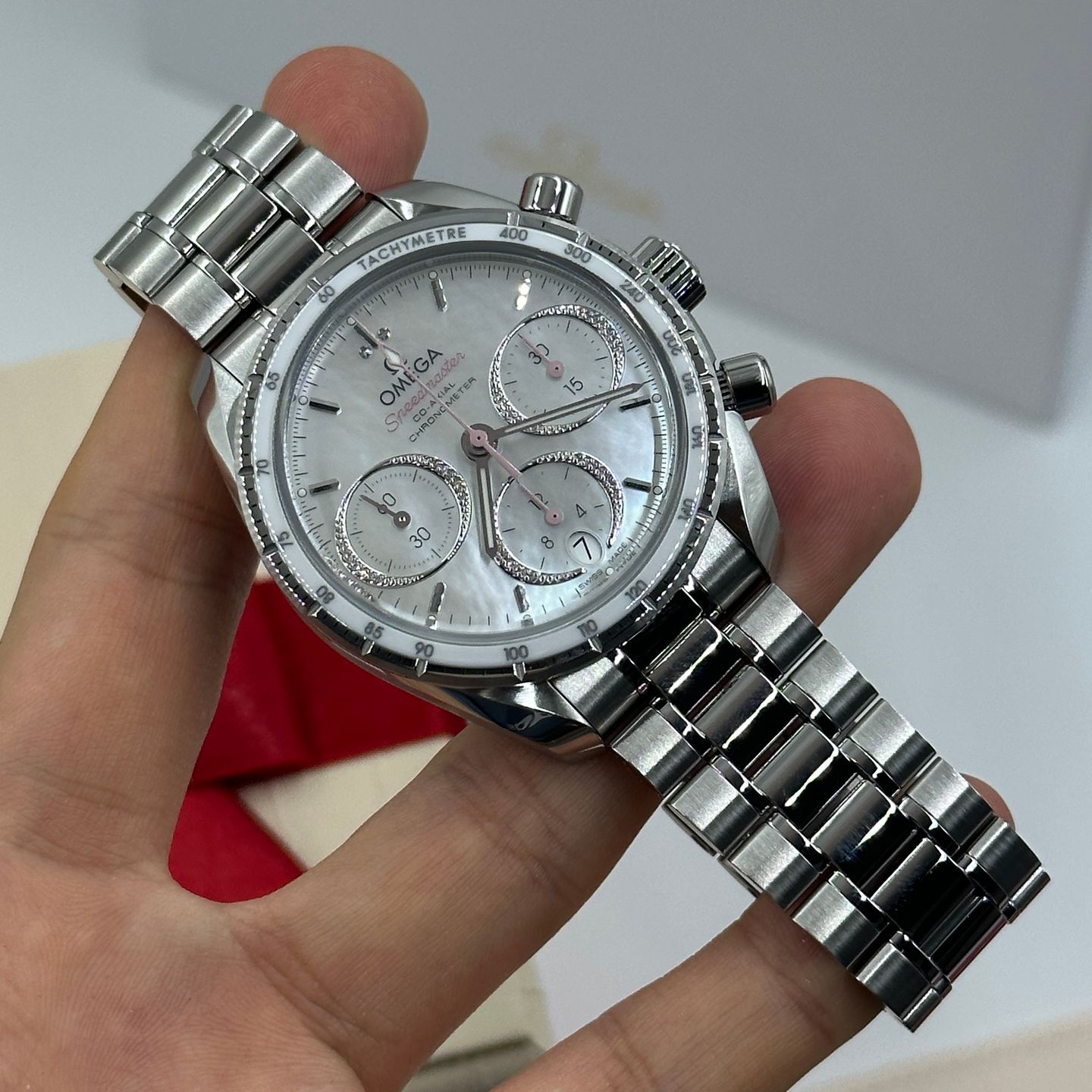 Omega Speedmaster 324.30.38.50.55.001 (2023) - Parelmoer wijzerplaat 38mm Staal (6/8)