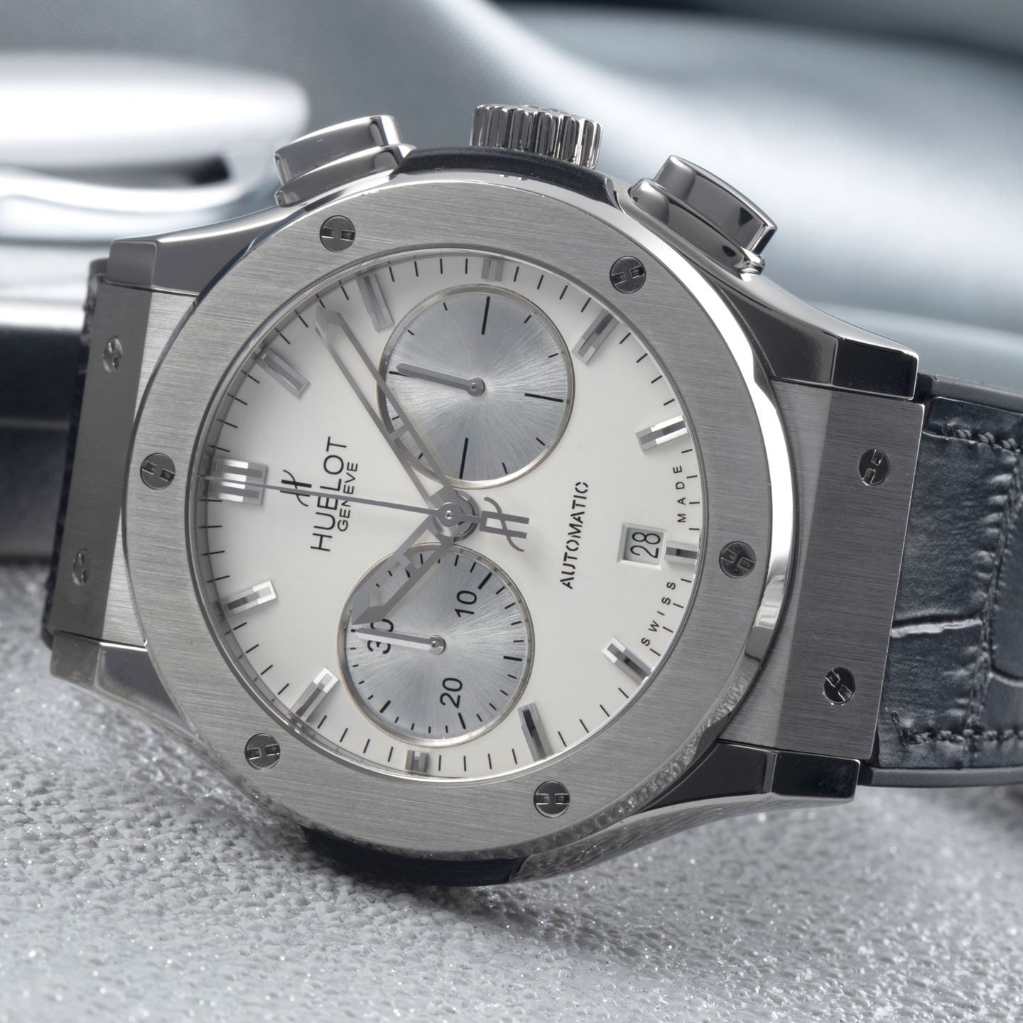 Hublot Classic Fusion Chronograph 521.NX.2610.LR (2020) - White dial 45 mm Titanium case (2/8)