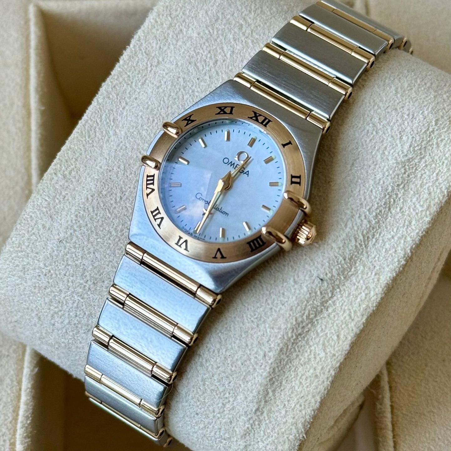 Omega Constellation 1262.70.00 (2004) - White dial 23 mm Gold/Steel case (3/7)