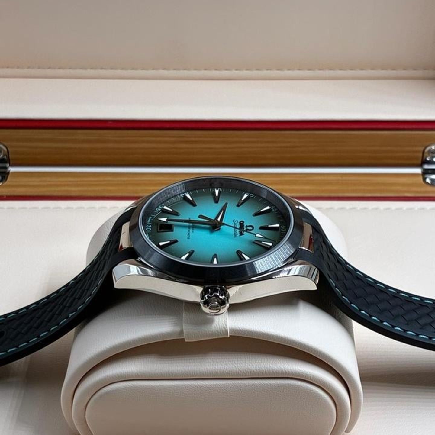 Omega Seamaster Aqua Terra 220.32.41.21.03.001 - (8/10)