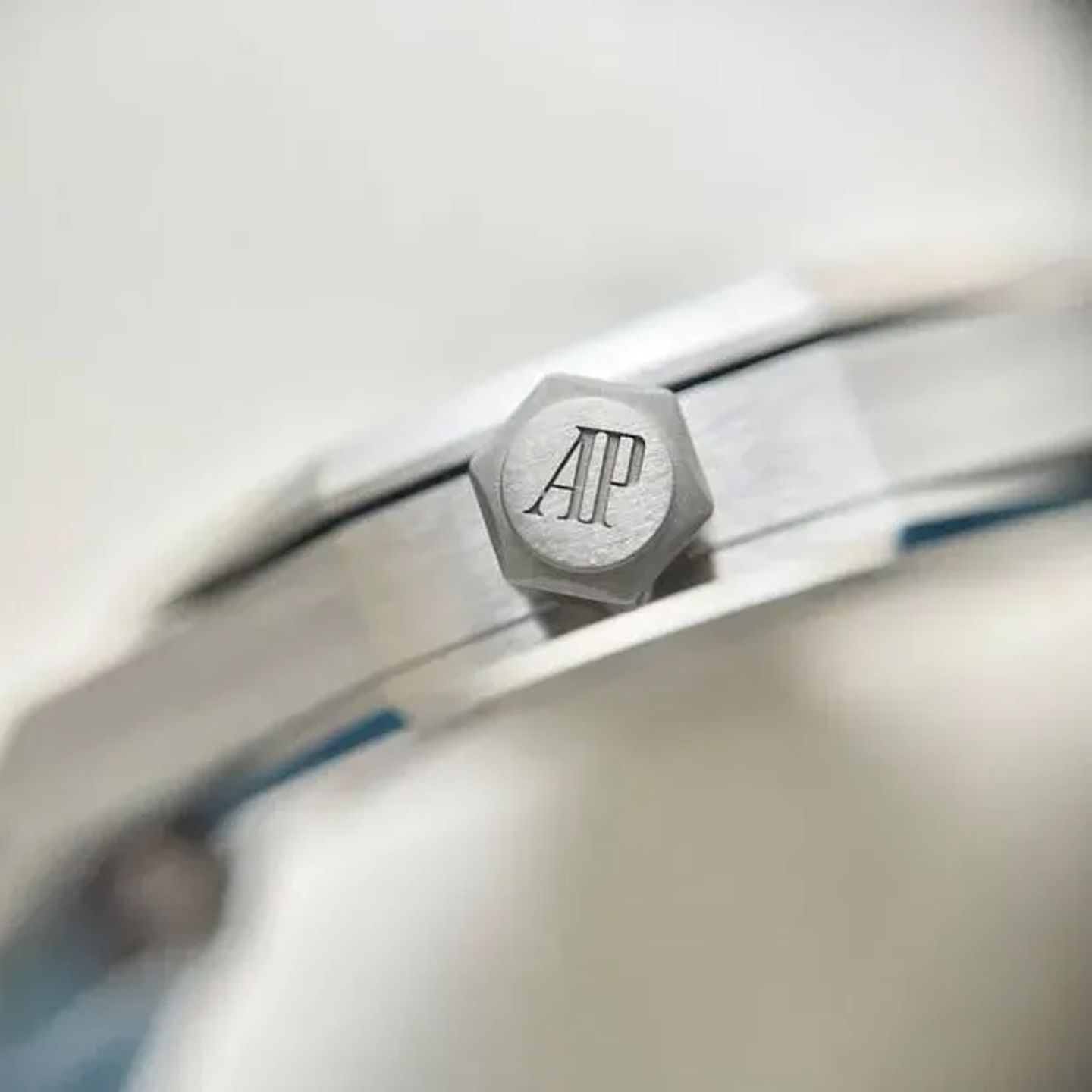 Audemars Piguet Royal Oak Selfwinding 15551ST.ZZ.1356ST.01 (2024) - Blauw wijzerplaat 37mm Staal (4/6)