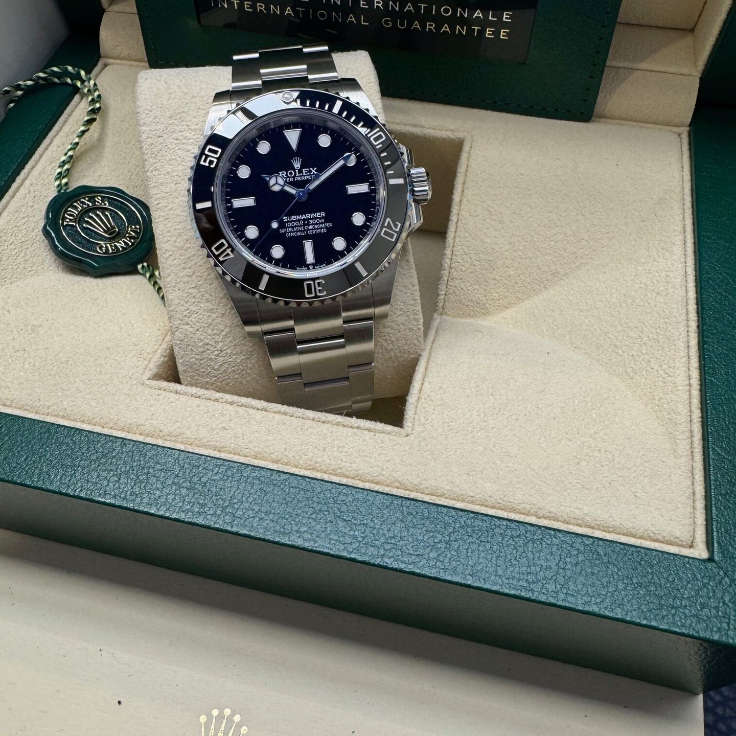 Rolex Submariner No Date 124060 (2024) - Zwart wijzerplaat 41mm Staal (2/6)