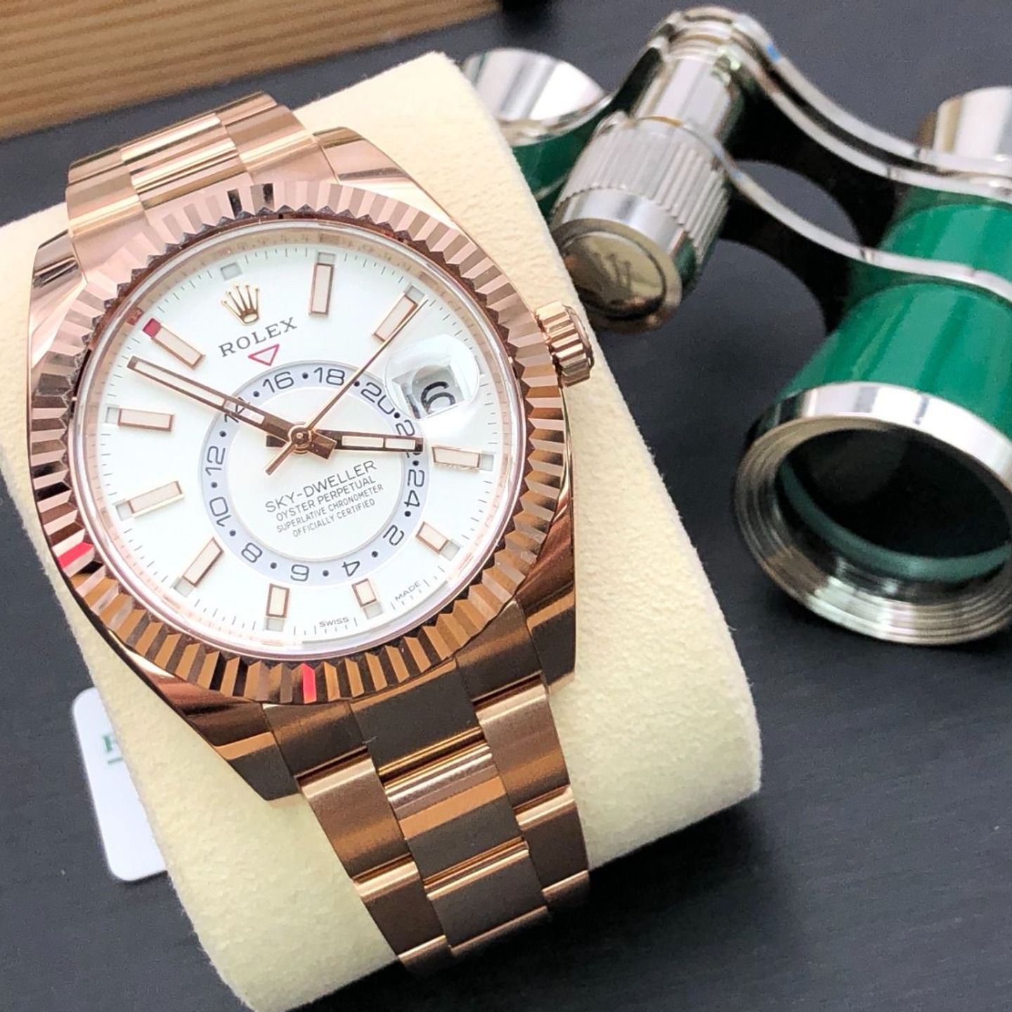 Rolex Sky-Dweller 326935 (2021) - Wit wijzerplaat 42mm Roségoud (5/8)