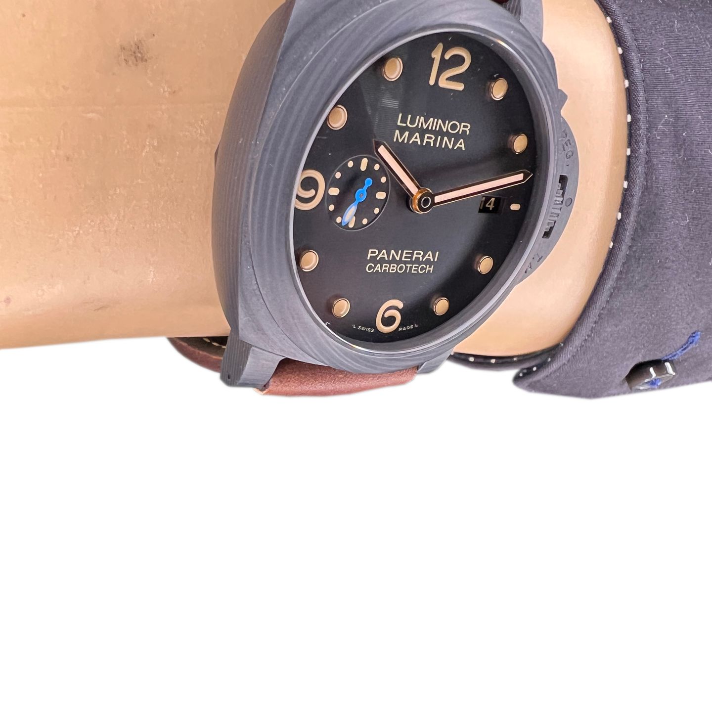 Panerai Luminor Marina 1950 3 Days Automatic PAM00661 (2023) - Black dial 44 mm Carbon case (6/8)