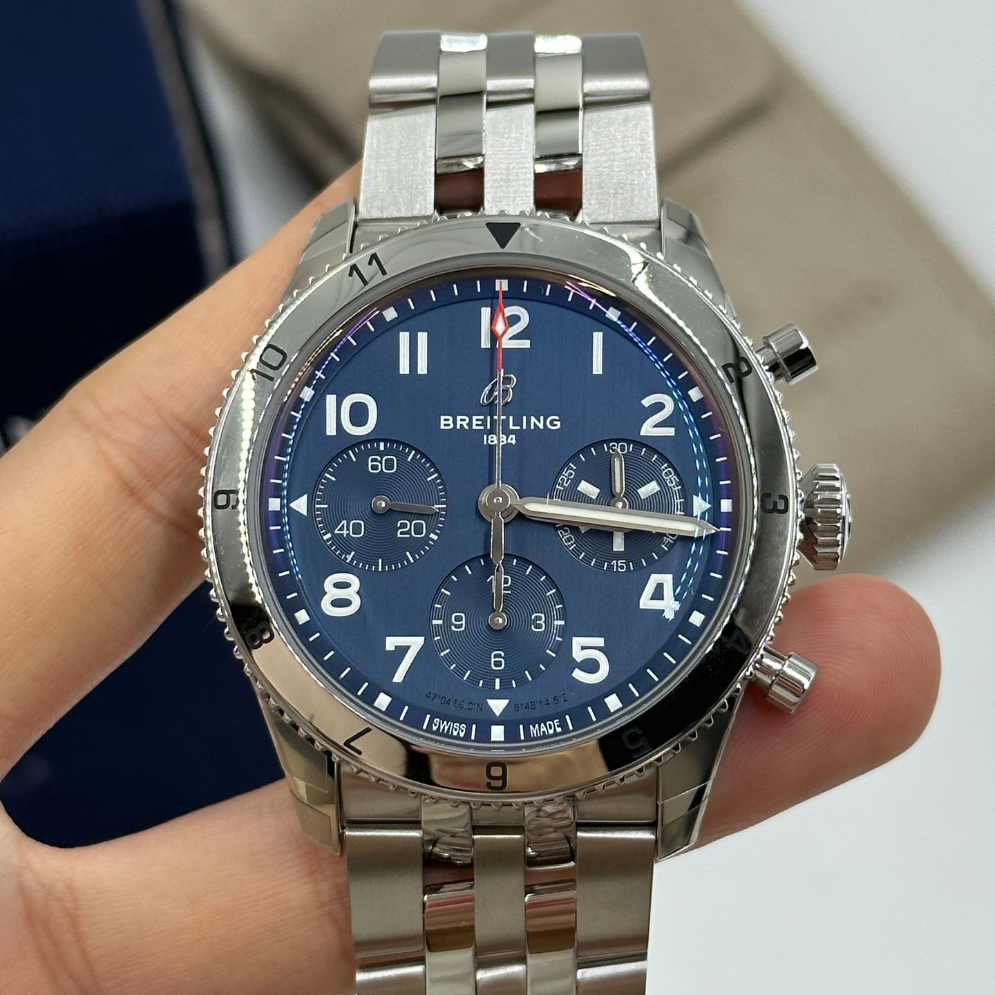 Breitling Classic AVI A233801A1C1A1 (2023) - Blauw wijzerplaat 42mm Staal (4/8)