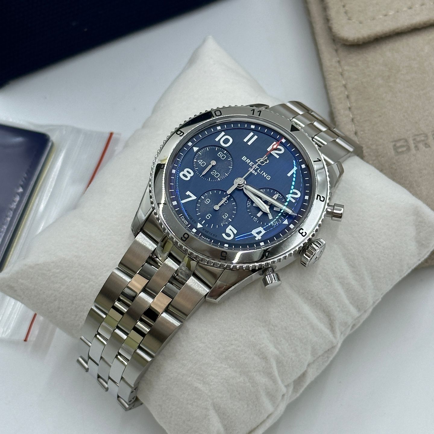 Breitling Classic AVI A233801A1C1A1 (2023) - Blue dial 42 mm Steel case (1/8)