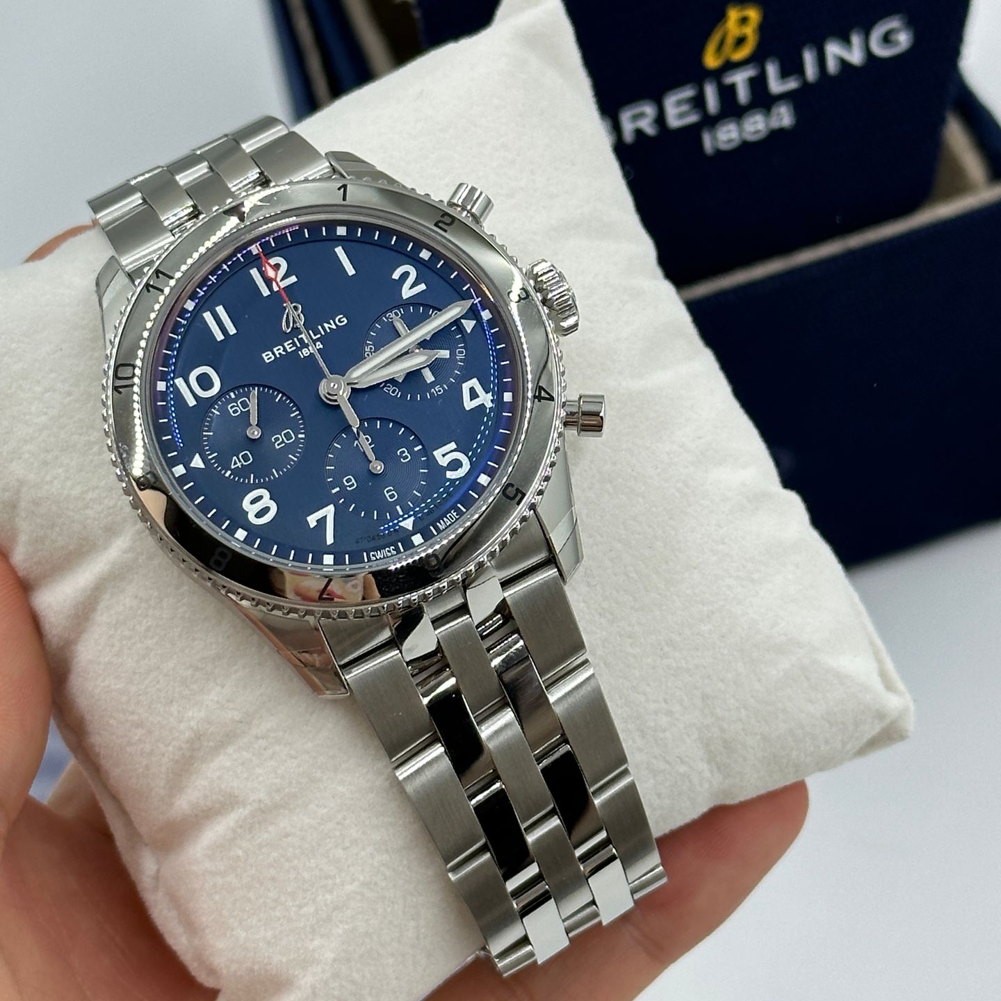 Breitling Classic AVI A233801A1C1A1 (2023) - Blue dial 42 mm Steel case (3/8)