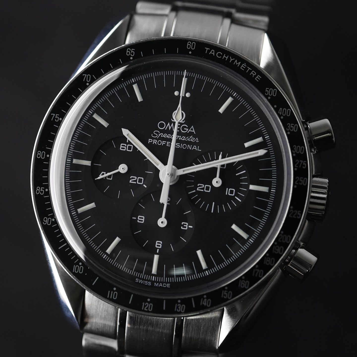 Omega Speedmaster Professional Moonwatch 3570.50.00 (2012) - Black dial 42 mm Steel case (2/3)