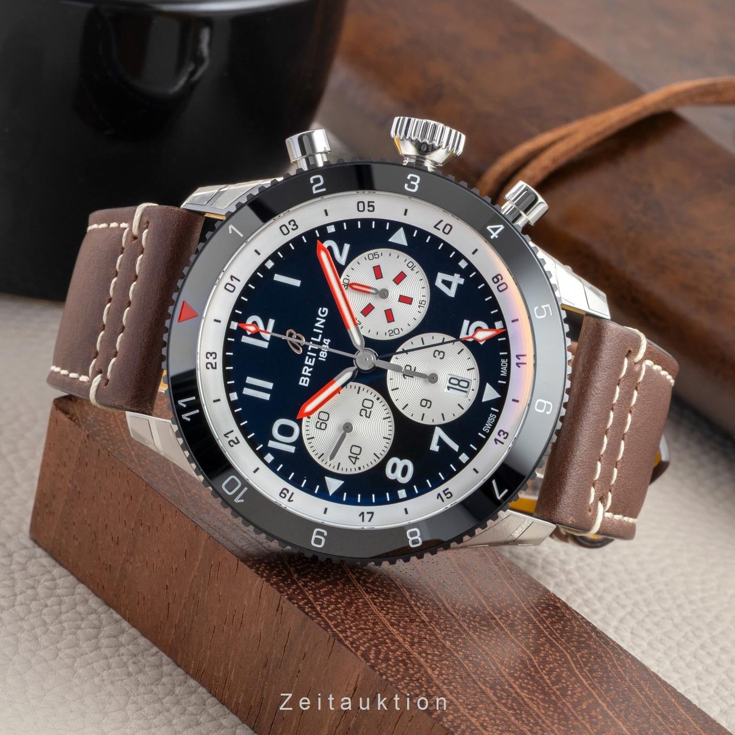 Breitling Super Avi YB04451A1B1X1 - (2/8)
