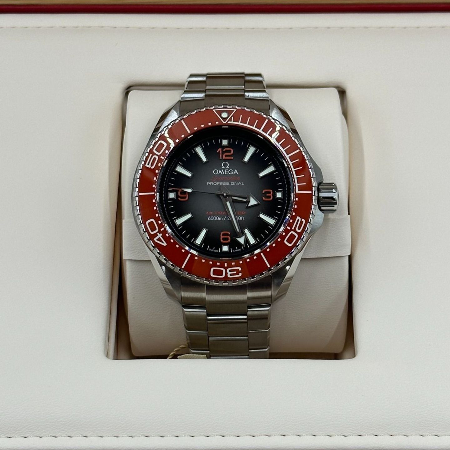 Omega Seamaster Planet Ocean 215.30.46.21.06.001 (2023) - Grey dial 45 mm Steel case (6/8)