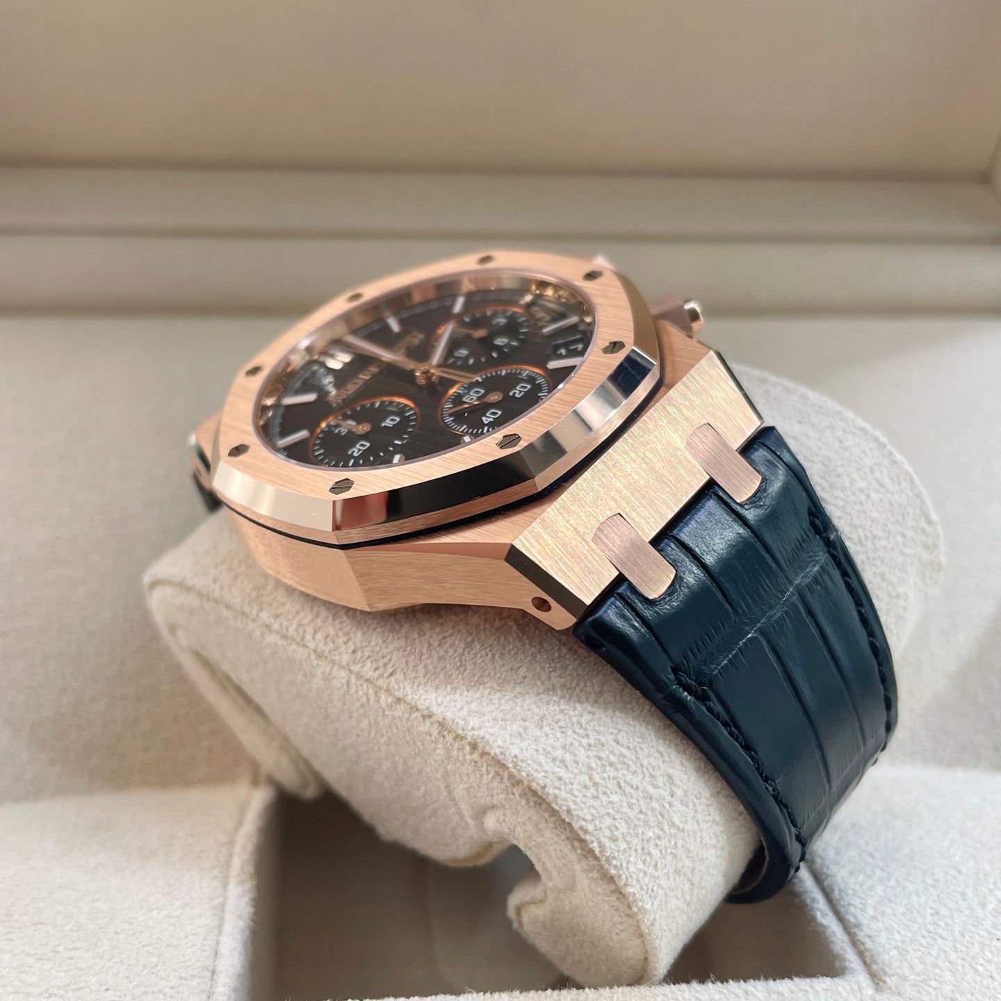 Audemars Piguet Royal Oak Chronograph 26240OR.OO.D002CR.01 (2022) - Zwart wijzerplaat 41mm Roségoud (3/7)