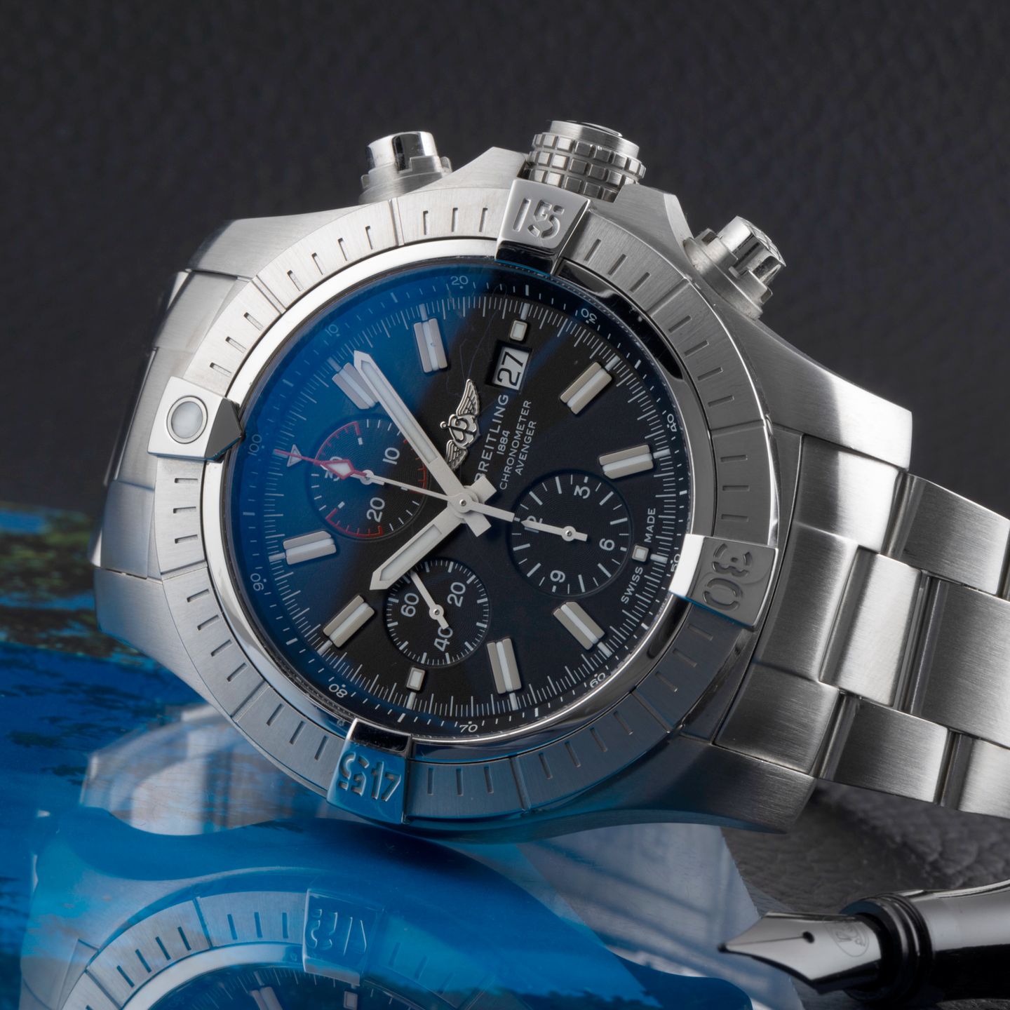 Breitling Super Avenger A13375 (2019) - Black dial 48 mm Steel case (2/8)