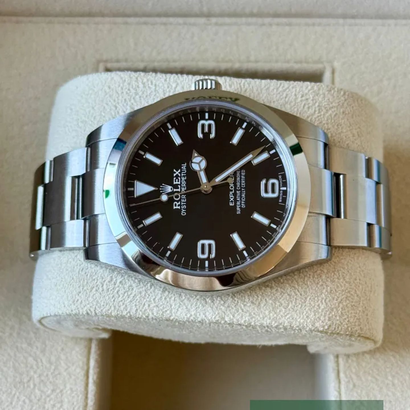 Rolex Explorer 214270 (2018) - Black dial 39 mm Steel case (5/7)