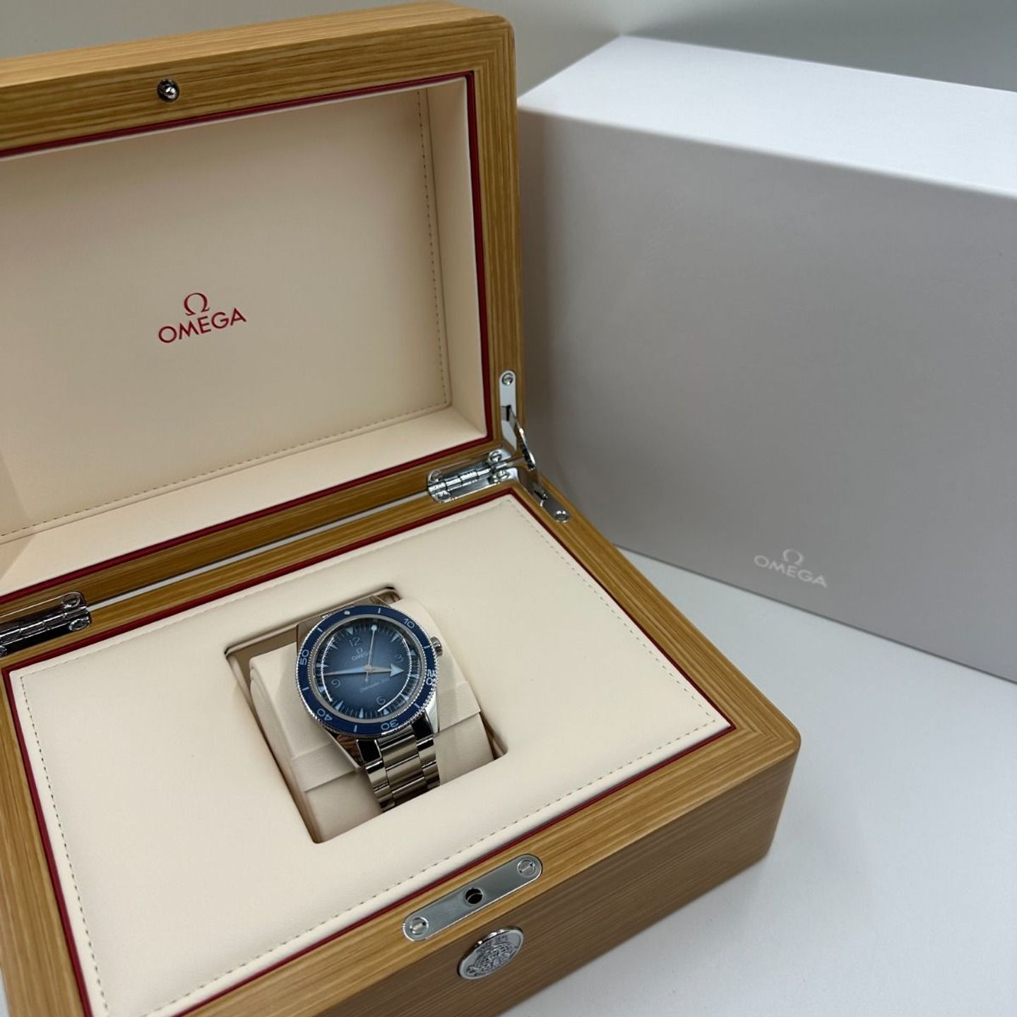 Omega Seamaster 300 234.30.41.21.03.002 (2023) - Blauw wijzerplaat 41mm Staal (2/8)