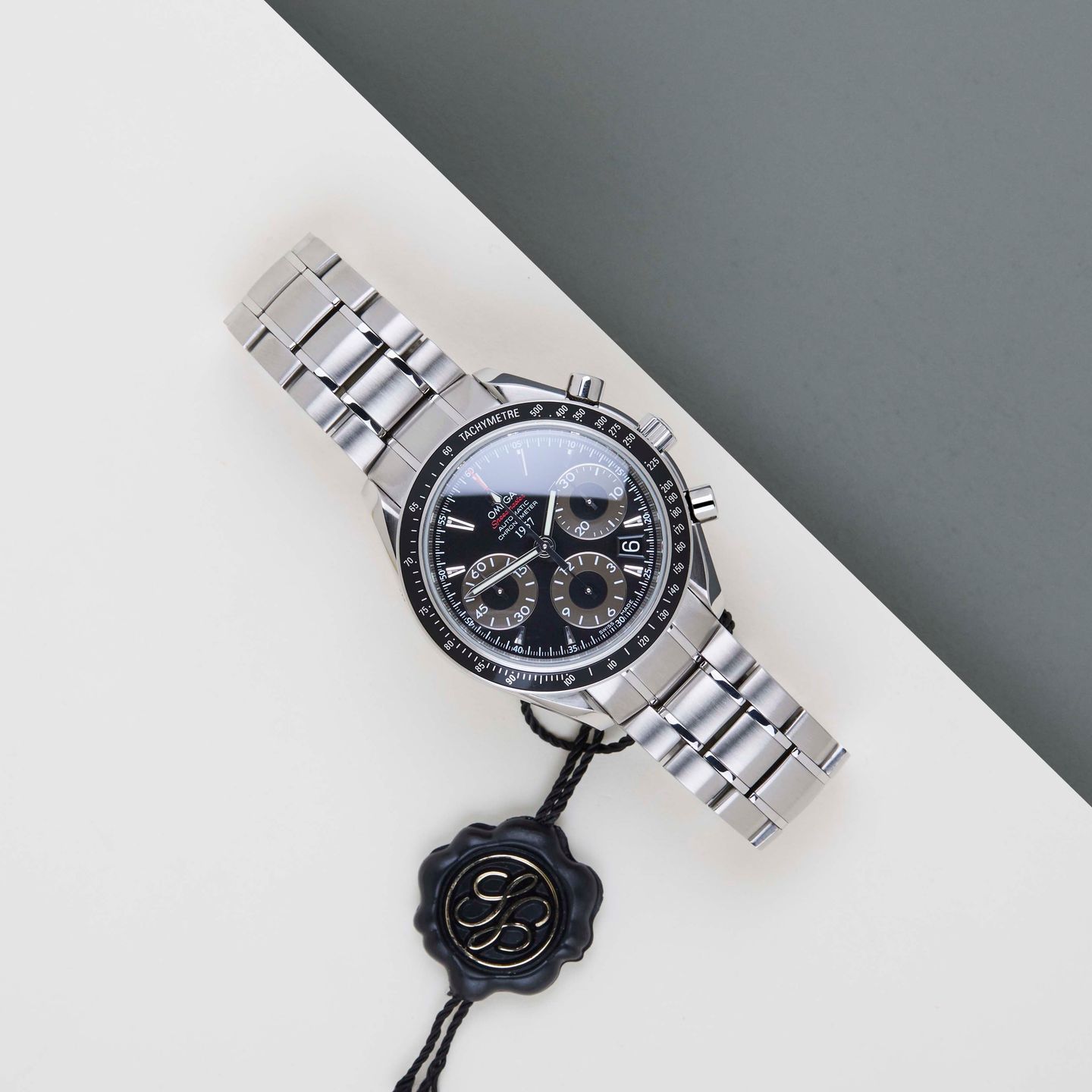 Omega Speedmaster Date 323.30.40.40.01.001 (2012) - Grey dial 40 mm Steel case (2/8)