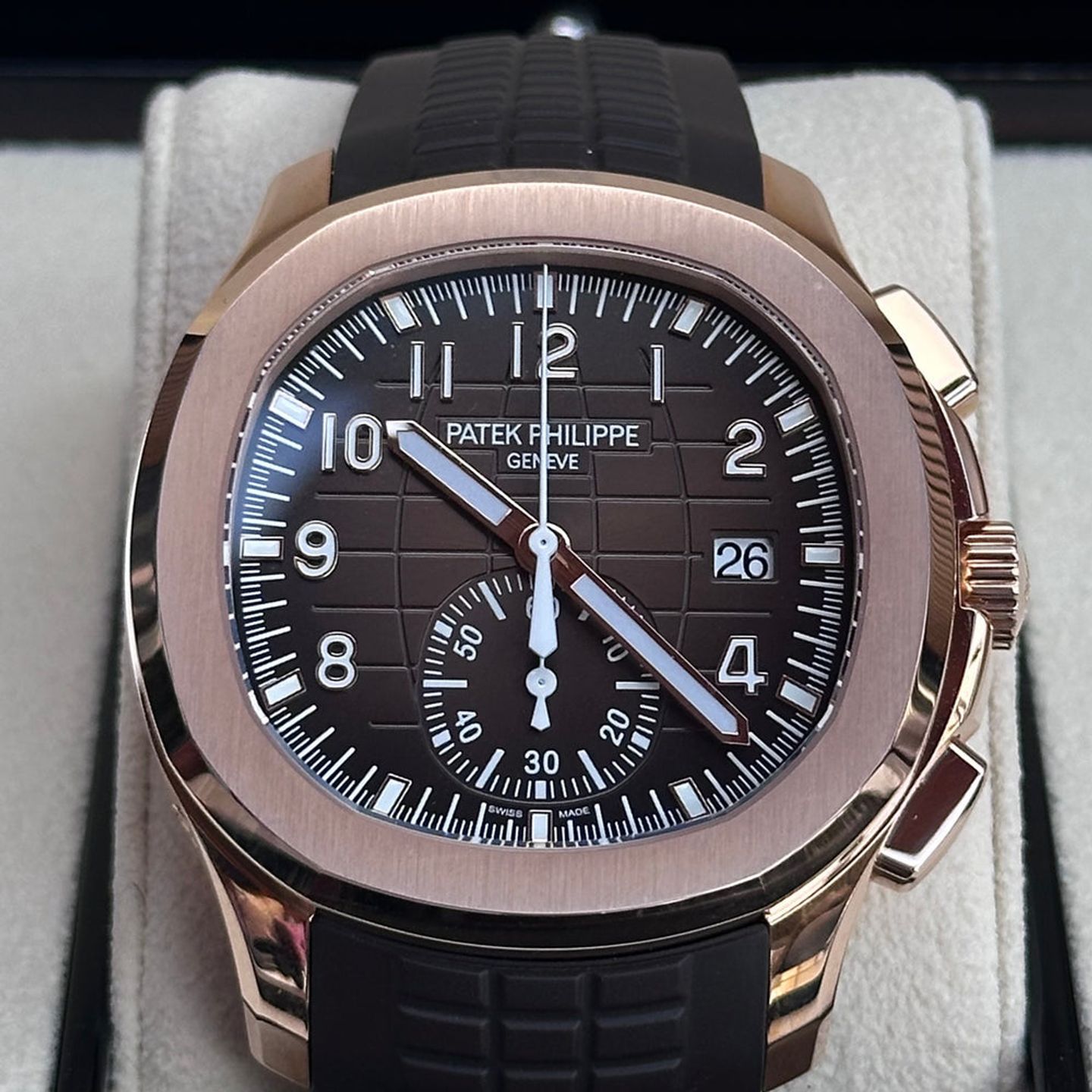 Patek Philippe Aquanaut 5968R-001 (2025) - Brown dial 42 mm Rose Gold case (1/5)