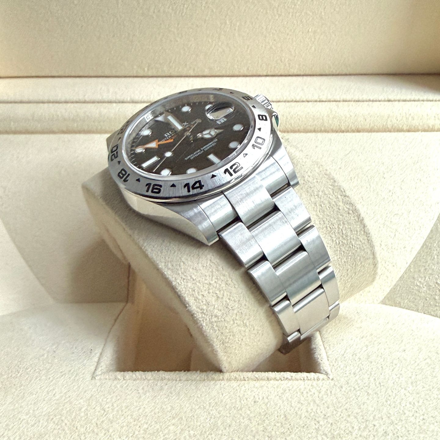 Rolex Explorer II 216570 (2013) - Black dial 42 mm Steel case (7/14)