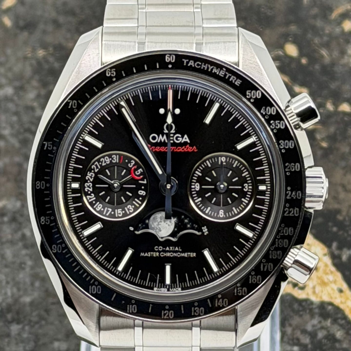 Omega Speedmaster Moonphase 304.30.44.52.01.001 (2026) - Zwart wijzerplaat 44mm Staal (2/8)