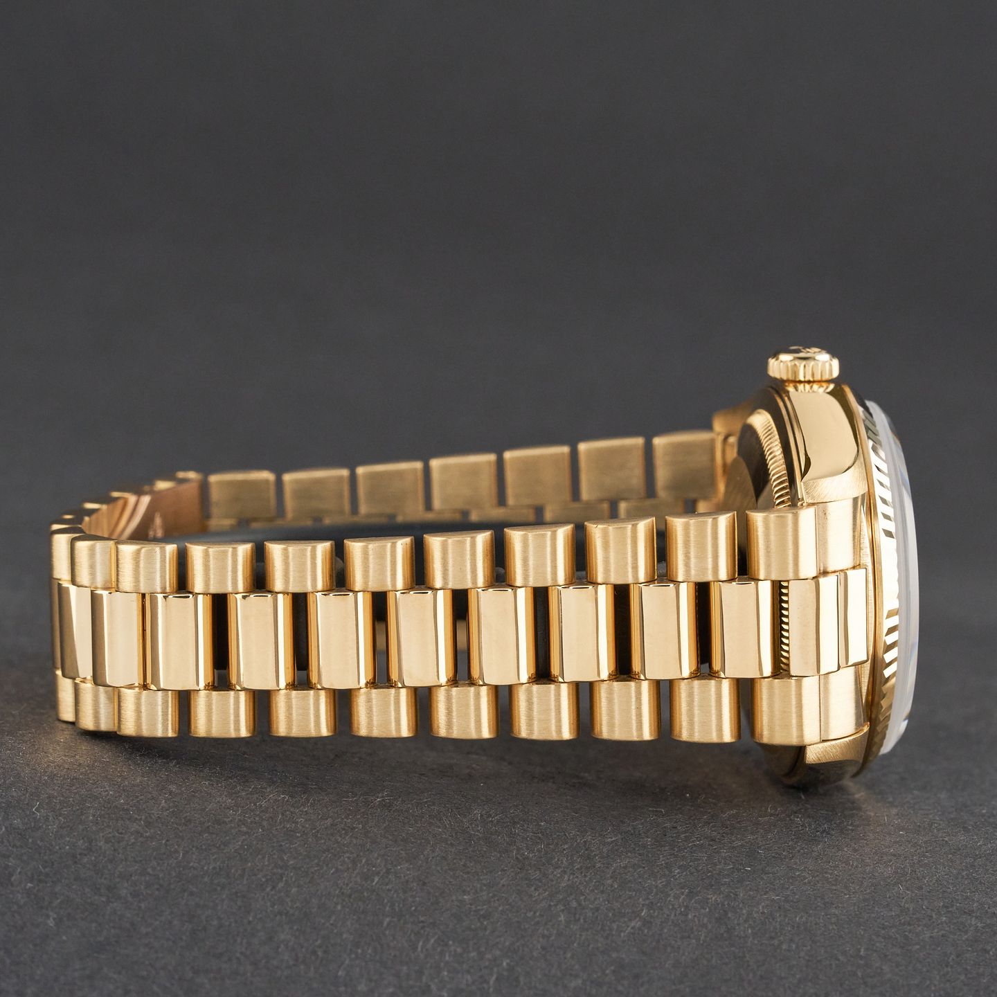 Rolex Day-Date 36 18238 (1990) - Blue dial 36 mm Yellow Gold case (6/8)