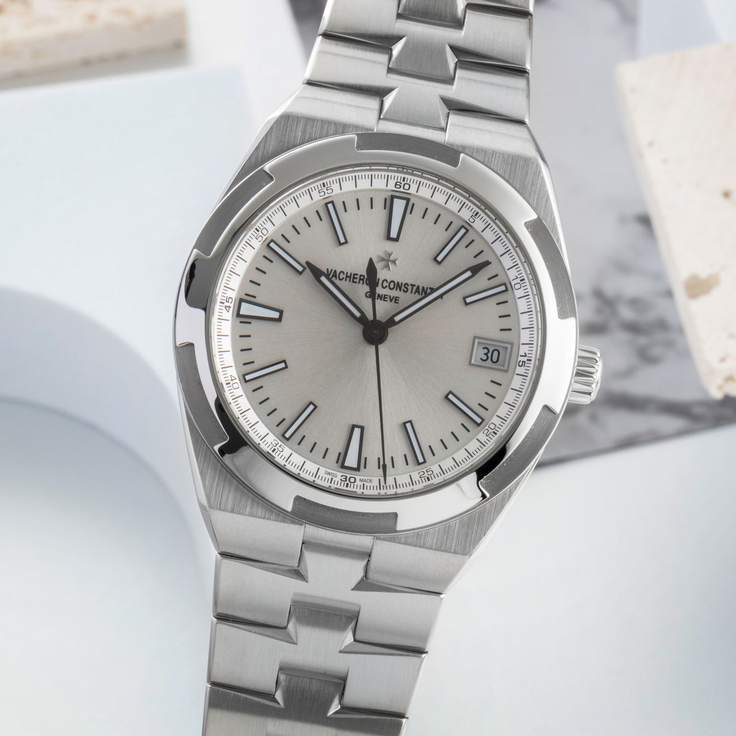 Vacheron Constantin Overseas 4500V/110A-B126 (Unknown (random serial)) - Silver dial 42 mm Steel case (3/8)