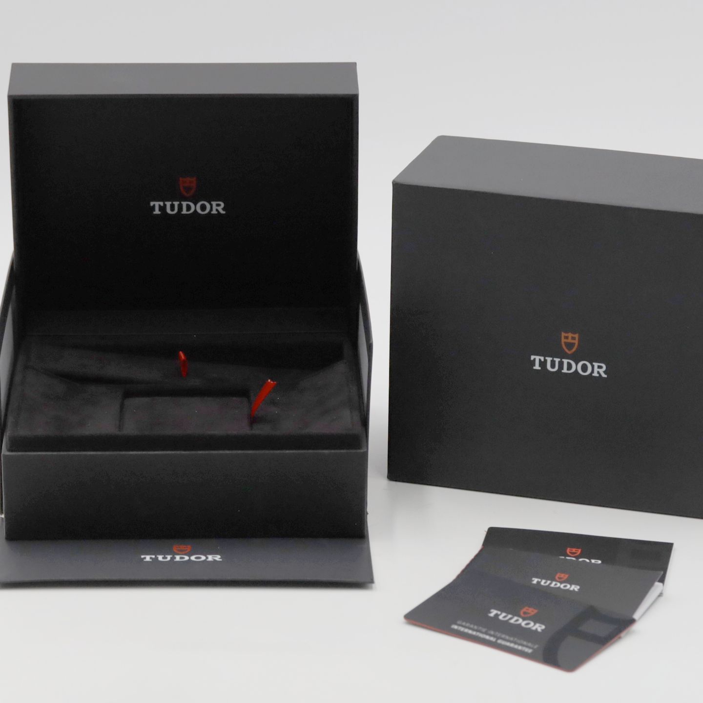 Tudor Black Bay 79210CNU (Unknown (random serial)) - Black dial 41 mm Ceramic case (8/8)