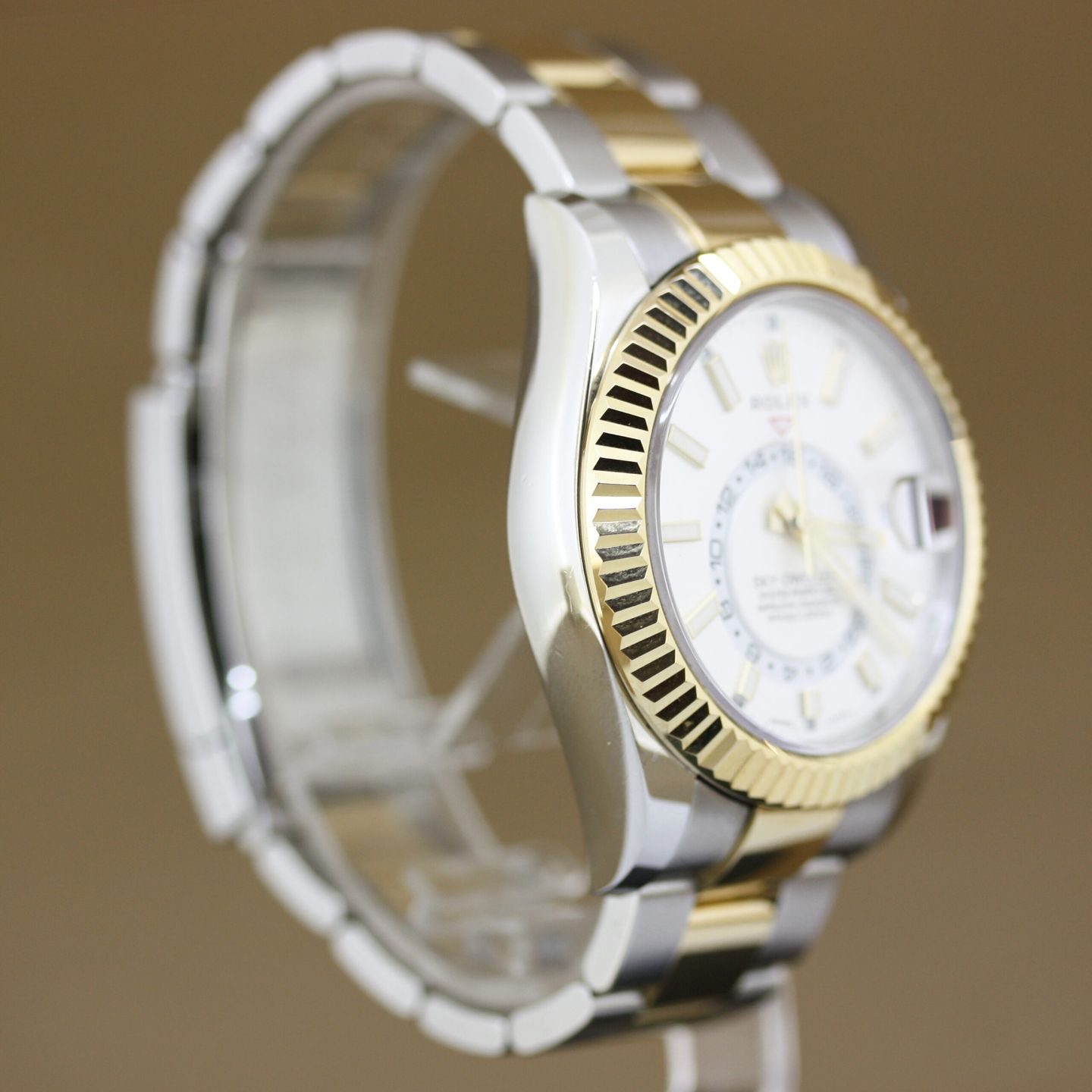 Rolex Sky-Dweller 326933 (2019) - 42 mm Gold/Steel case (4/8)