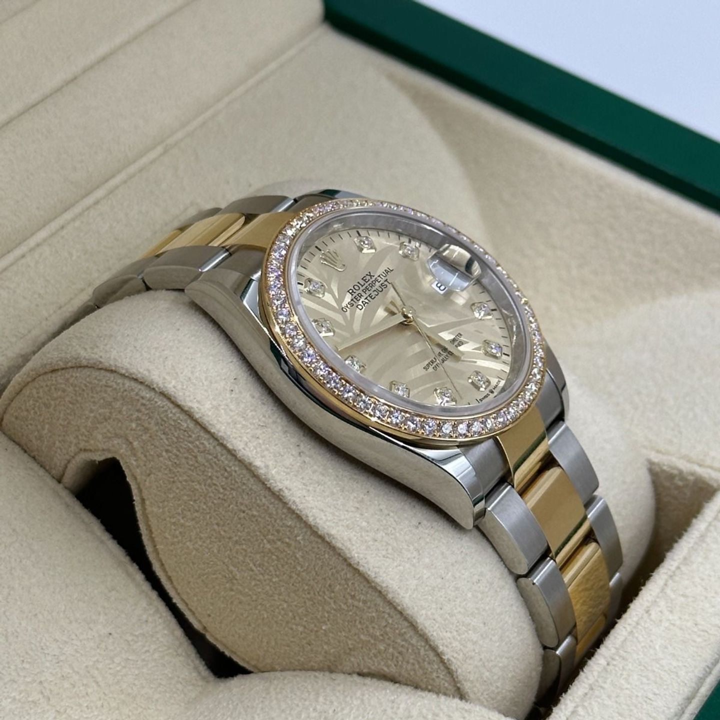 Rolex Datejust 36 126283RBR (2023) - Goud wijzerplaat 36mm Staal (7/8)