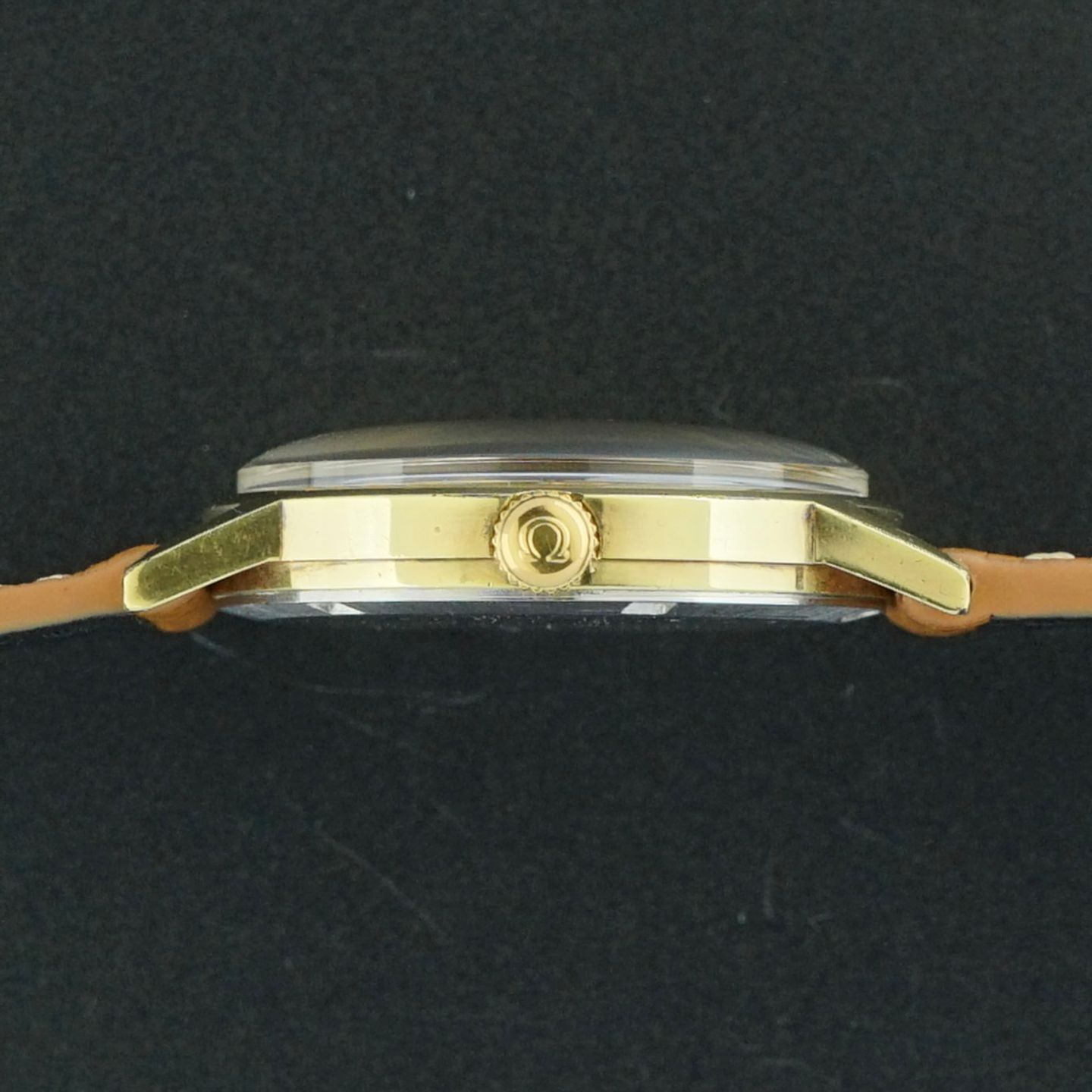 Omega Genève 136.070 - (4/8)