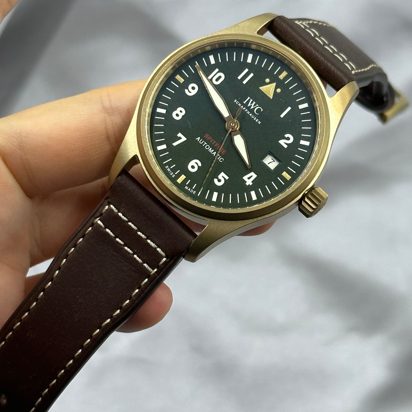 IWC Pilot IW326806 (2024) - Groen wijzerplaat 39mm Brons (4/6)