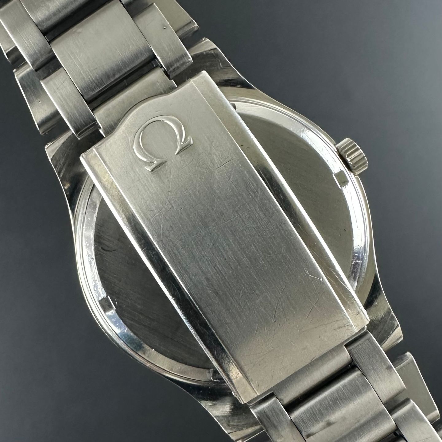 Omega Genève 136.0103 - (7/8)