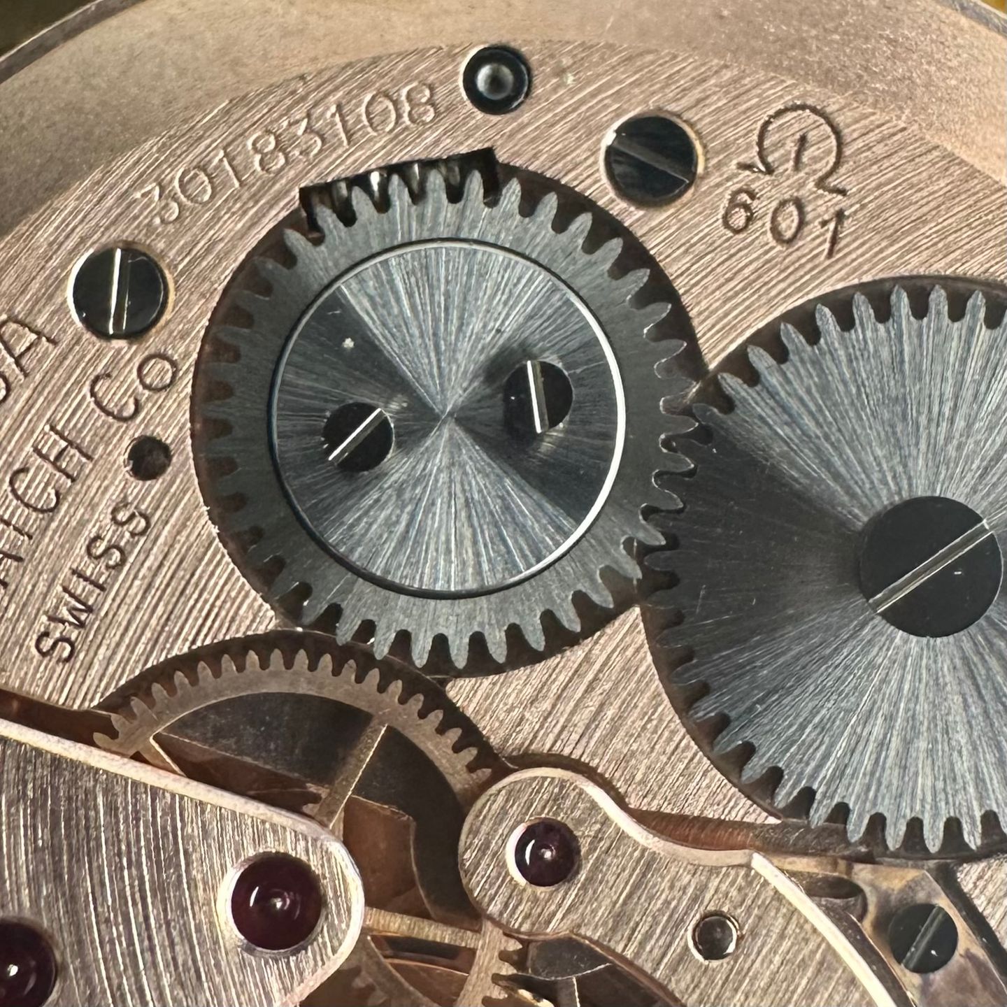 Omega Genève 131.022 - (4/8)