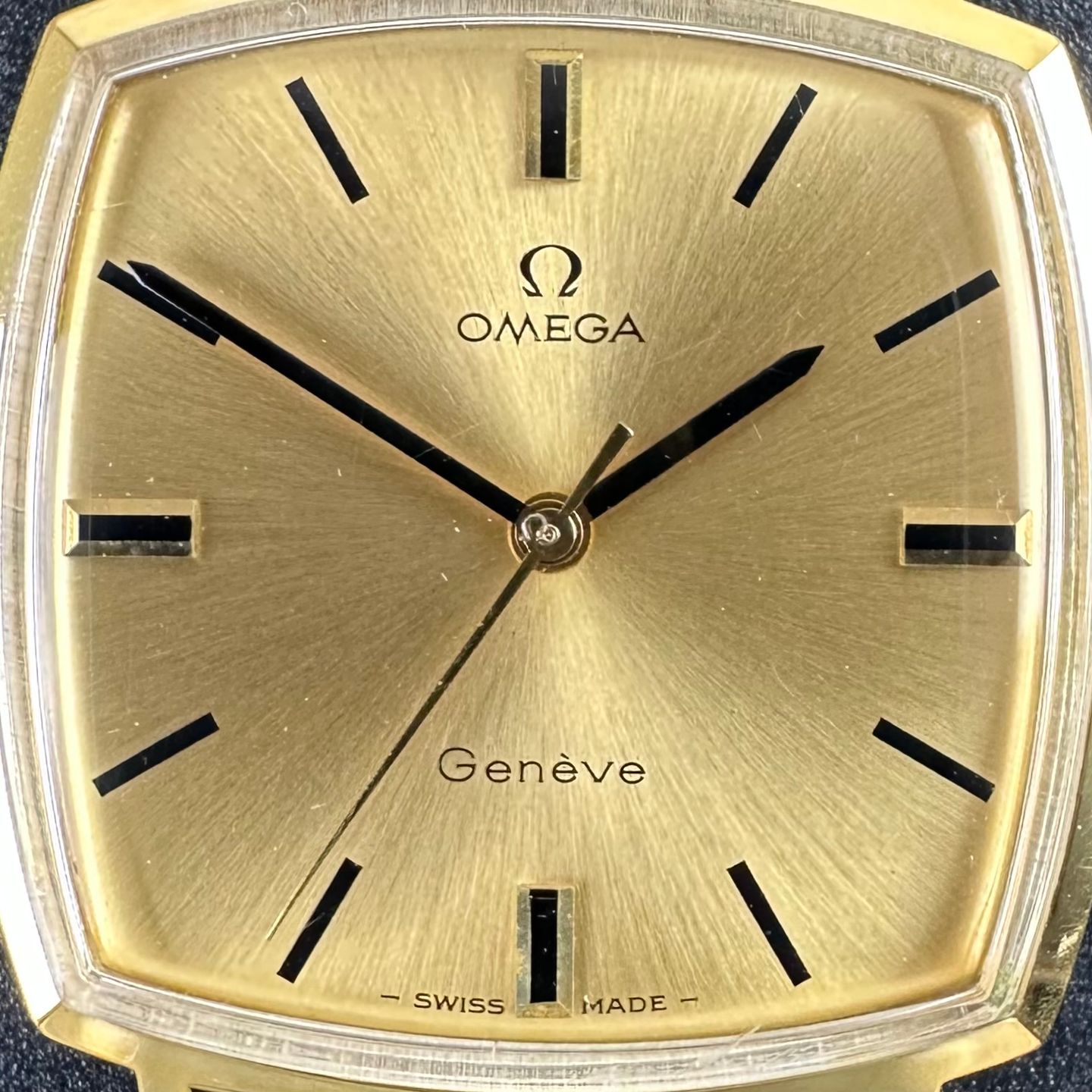 Omega Genève 131.022 (1970) - Gold dial 32 mm Gold/Steel case (8/8)