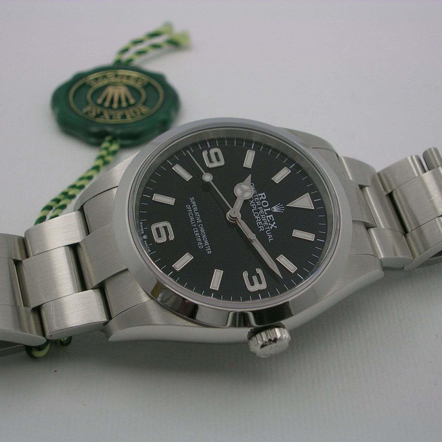 Rolex Explorer 124270 (2024) - Black dial 36 mm Steel case (2/4)