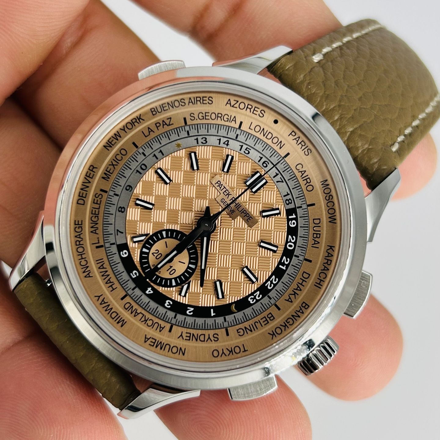 Patek Philippe World Time Chronograph 5935A-001 (2023) - Pink dial 41 mm Steel case (4/8)