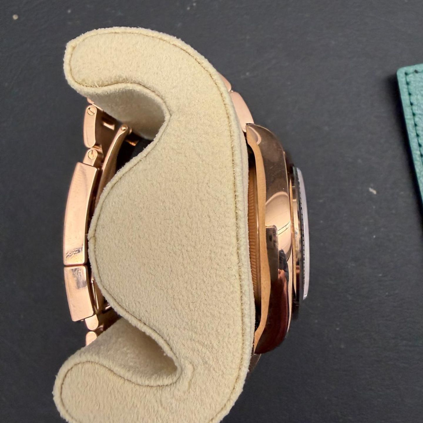 Rolex Daytona 126505 - (3/4)