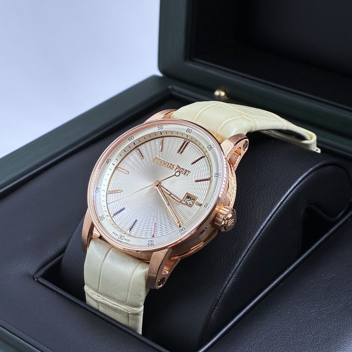 Audemars Piguet CODE 11.59 77410OR.OO.A825CR.01 - (3/8)