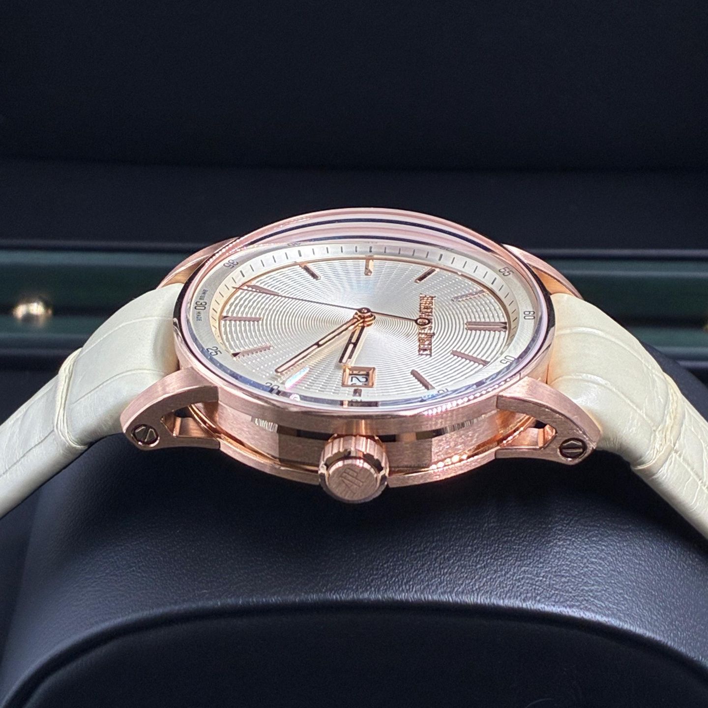 Audemars Piguet CODE 11.59 77410OR.OO.A825CR.01 - (5/8)