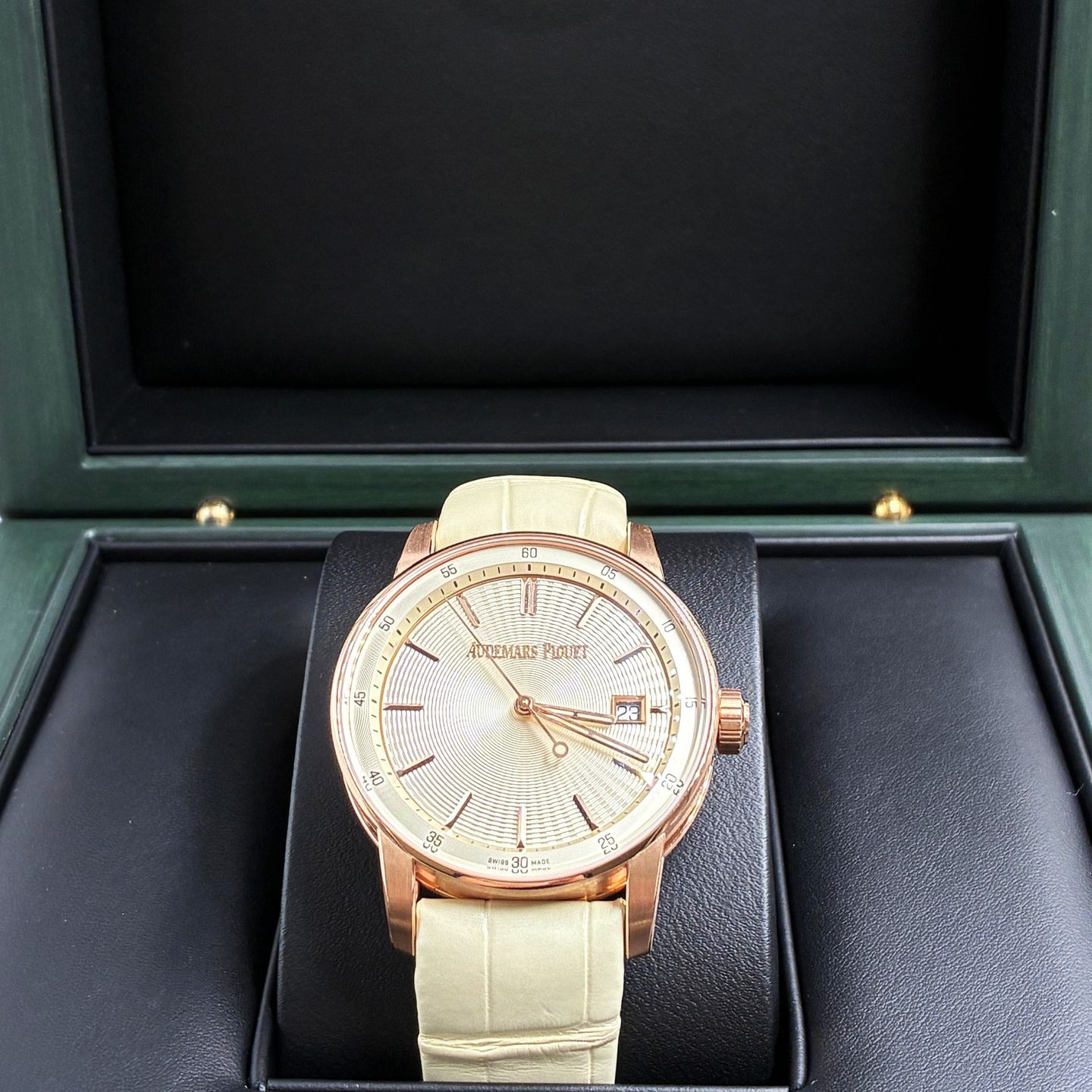 Audemars Piguet CODE 11.59 77410OR.OO.A825CR.01 - (1/8)