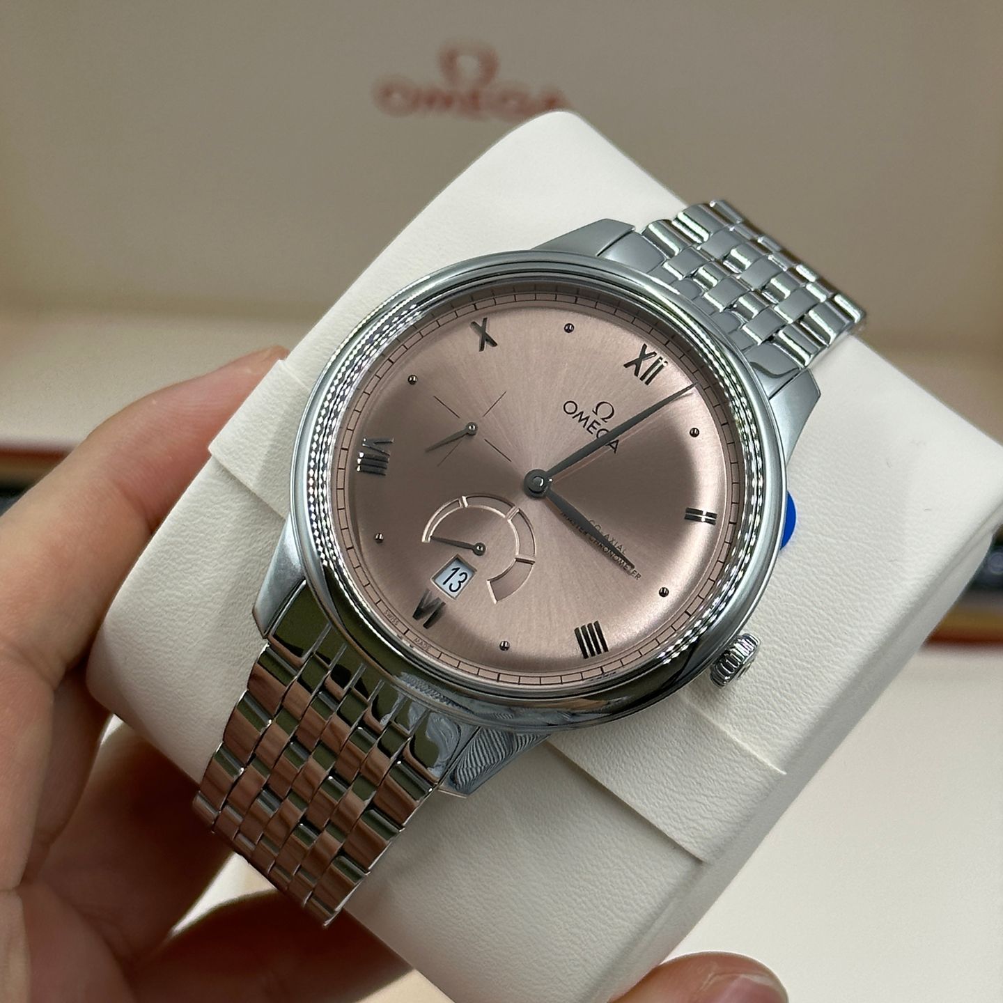 Omega De Ville Prestige 434.10.41.21.10.001 (2024) - Roze wijzerplaat 41mm Staal (3/8)