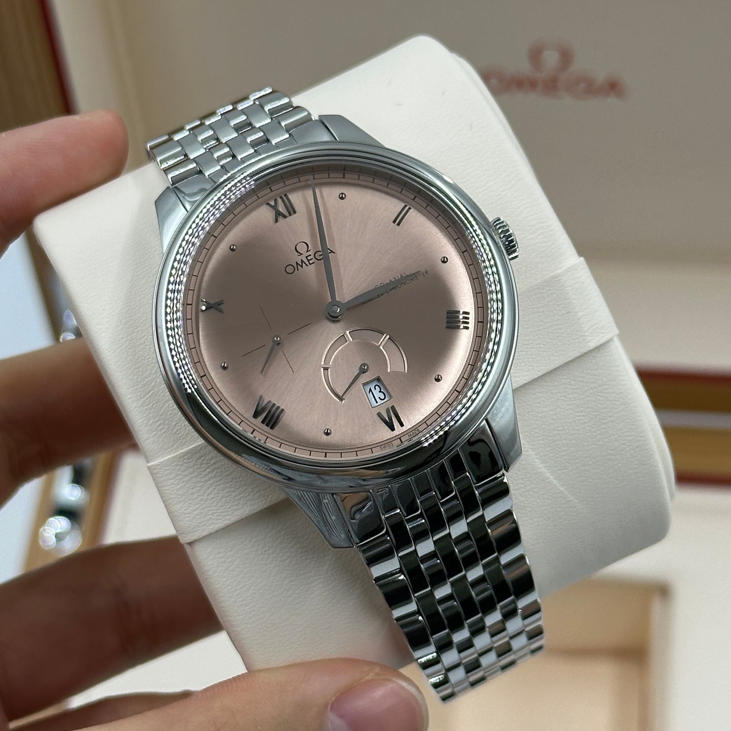 Omega De Ville Prestige 434.10.41.21.10.001 (2024) - Roze wijzerplaat 41mm Staal (4/8)