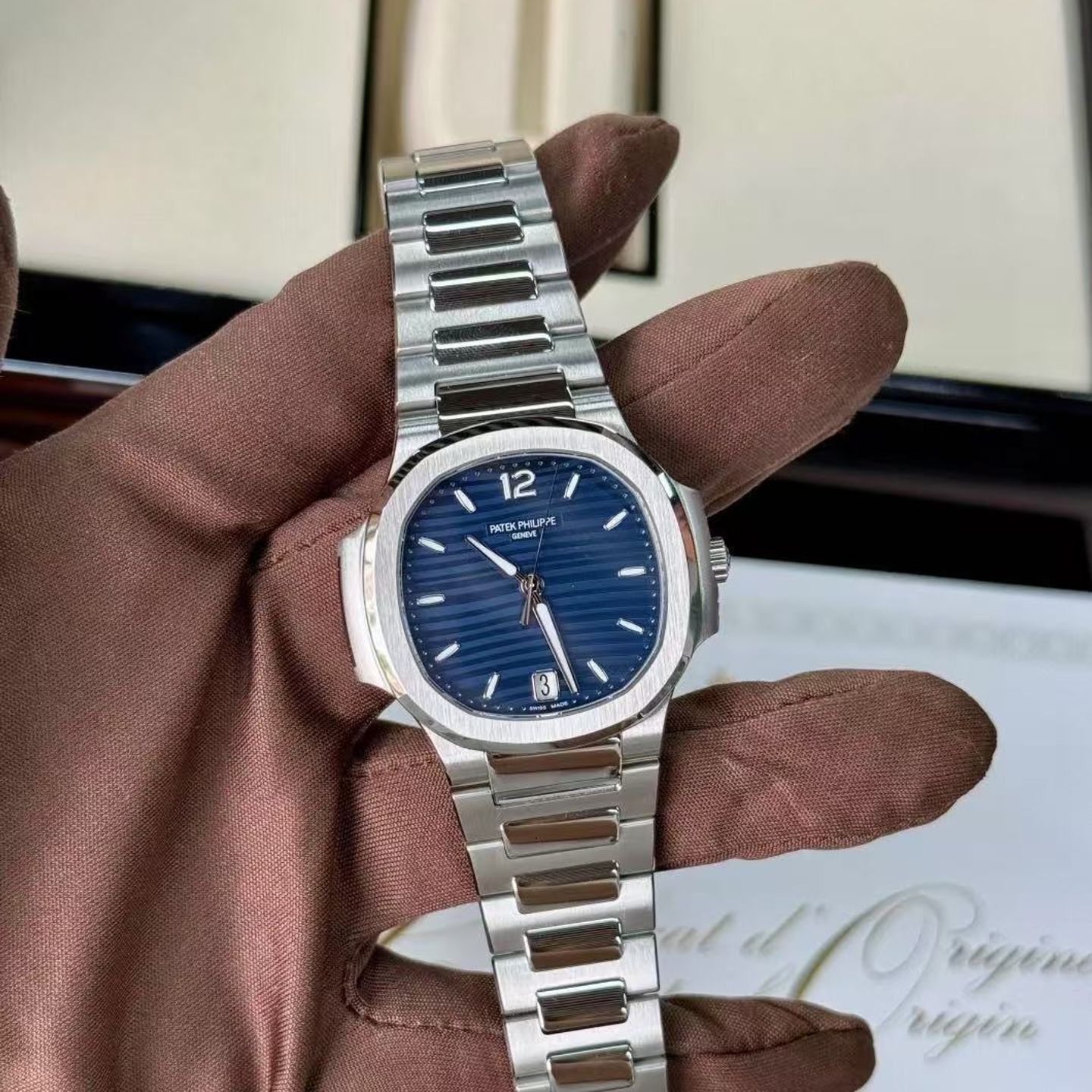 Patek Philippe Nautilus 7118/1A-001 (2024) - Blue dial 35 mm Steel case (3/8)