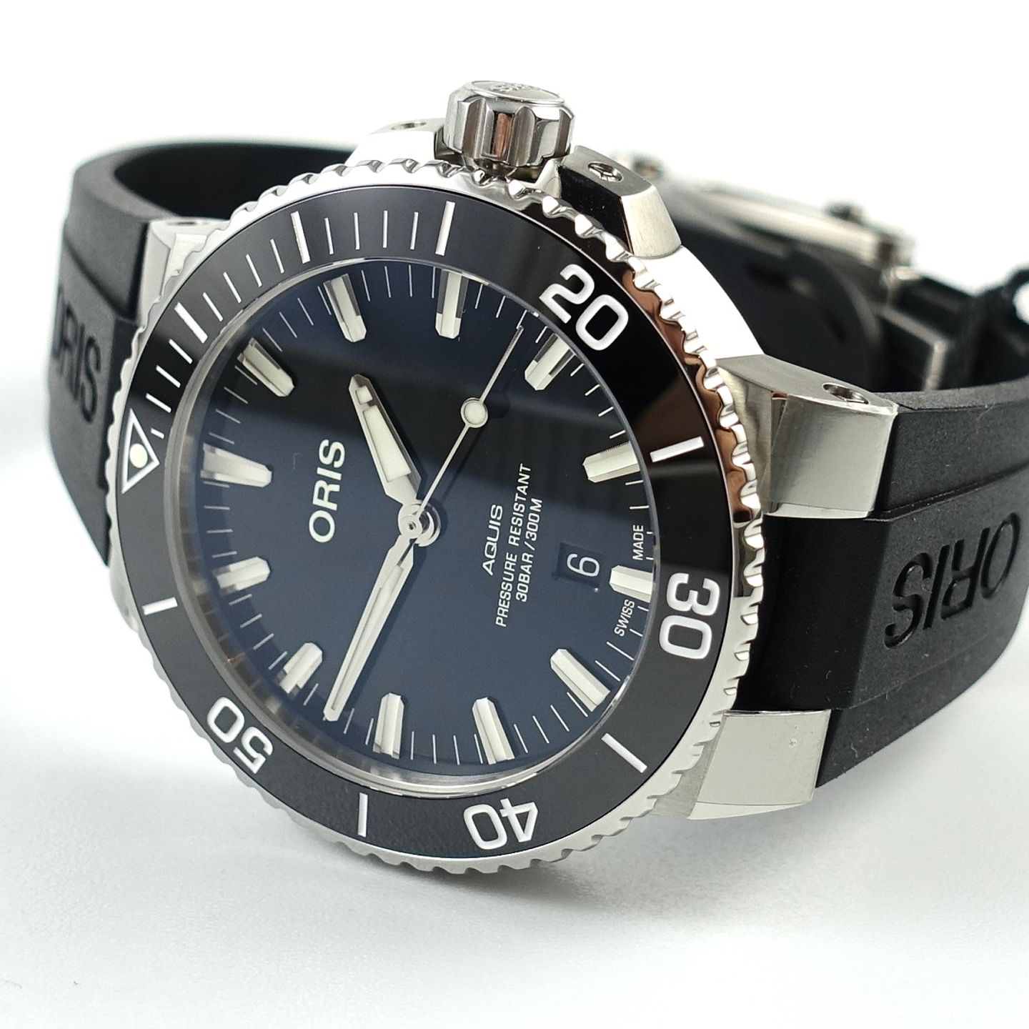 Oris Aquis Date 01 733 7730 4134 - (5/8)