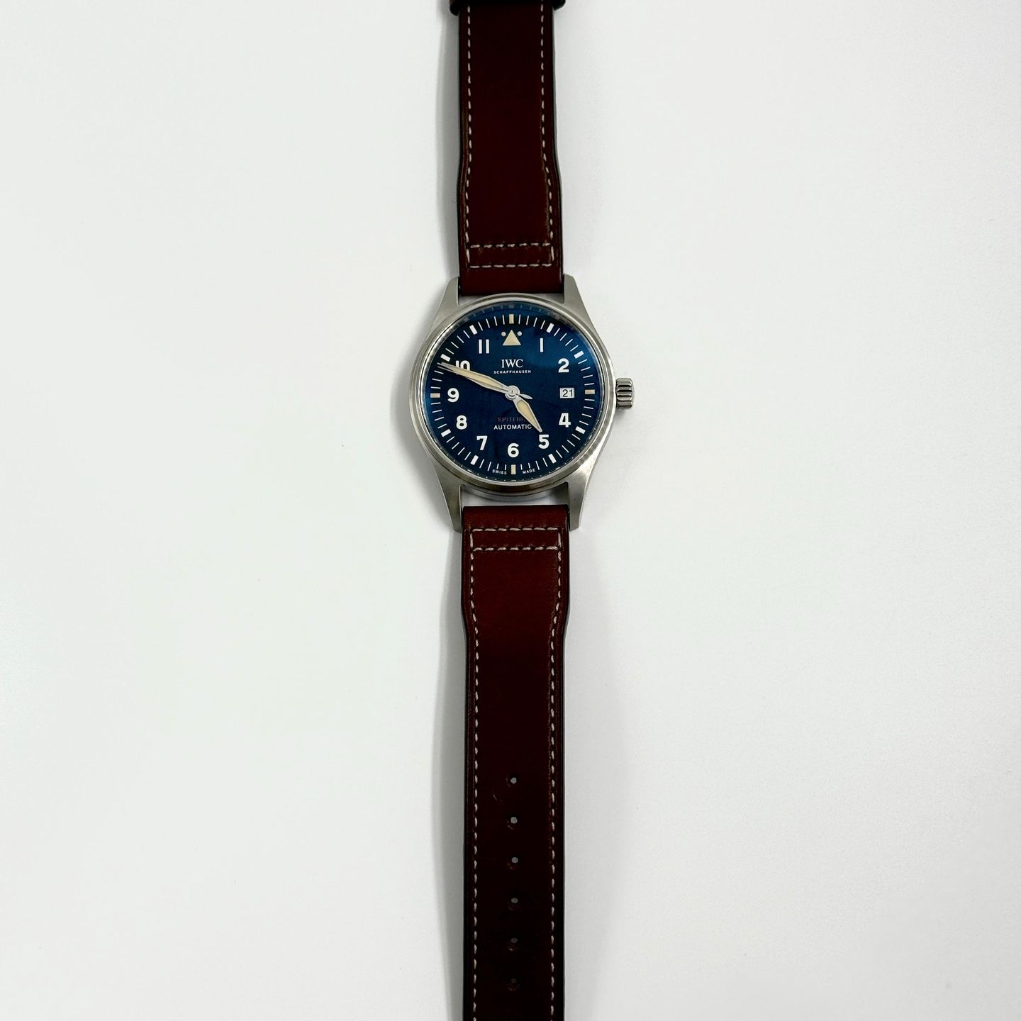 IWC Pilot IW326803 (2023) - Black dial 39 mm Steel case (4/4)