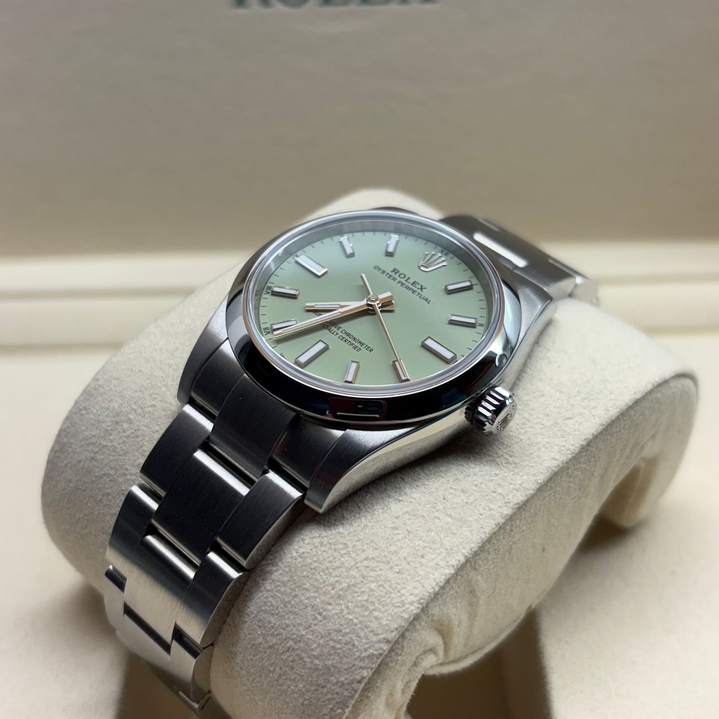 Rolex Oyster Perpetual 34 124200 (2025) - Green dial 34 mm Steel case (3/8)