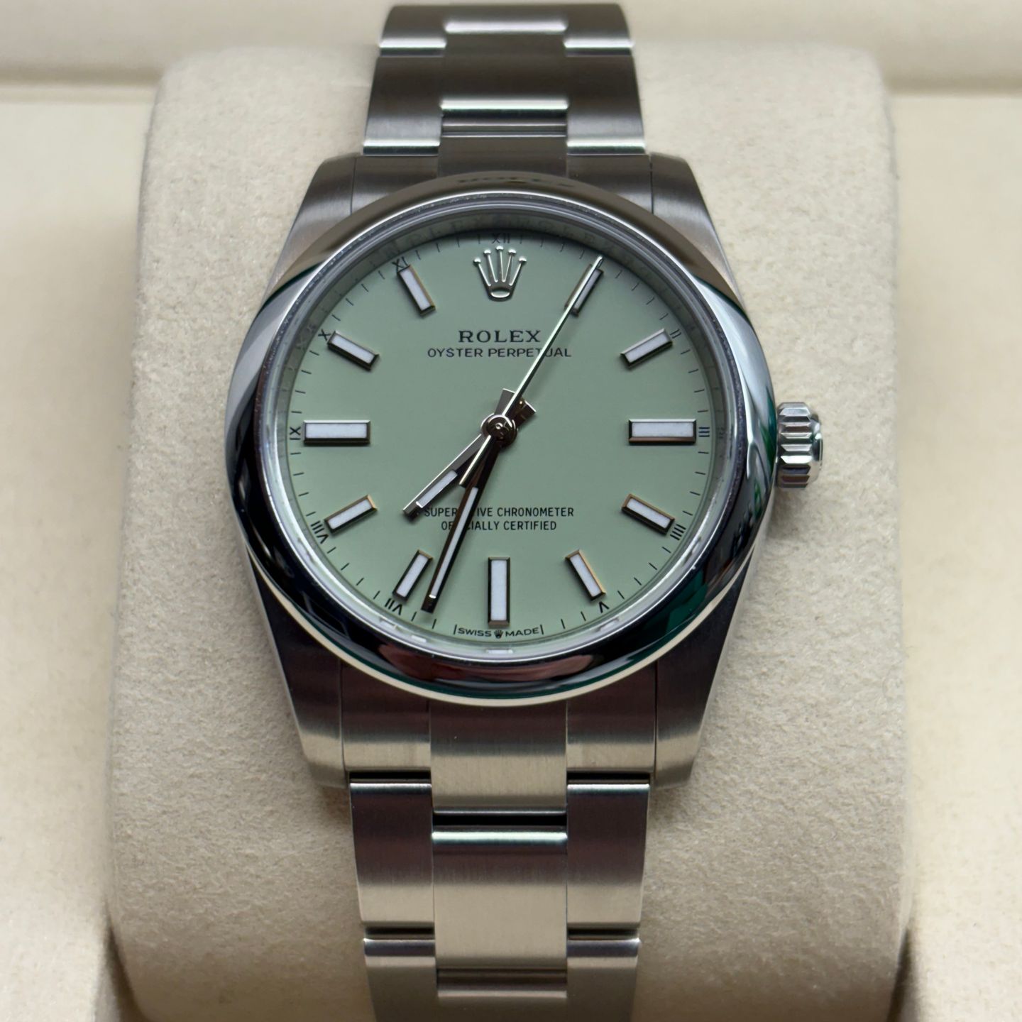 Rolex Oyster Perpetual 34 124200 (2025) - Green dial 34 mm Steel case (4/8)