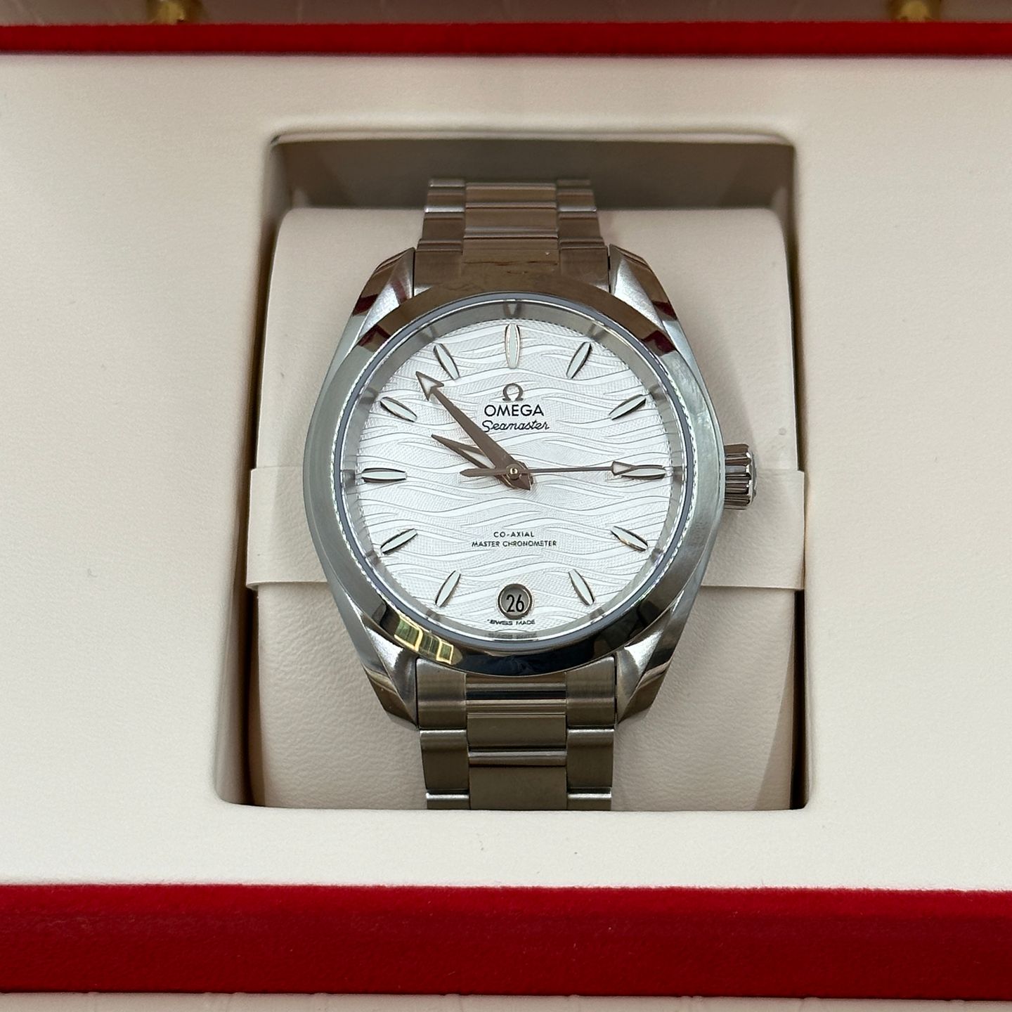 Omega Seamaster Aqua Terra 220.10.34.20.02.001 (2024) - Silver dial 34 mm Steel case (3/8)