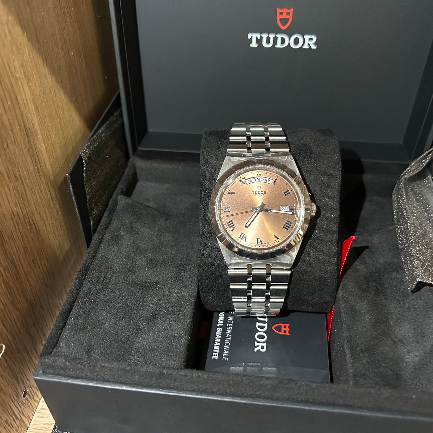 Tudor Royal 28600 (2024) - Roze wijzerplaat 41mm Staal (4/8)