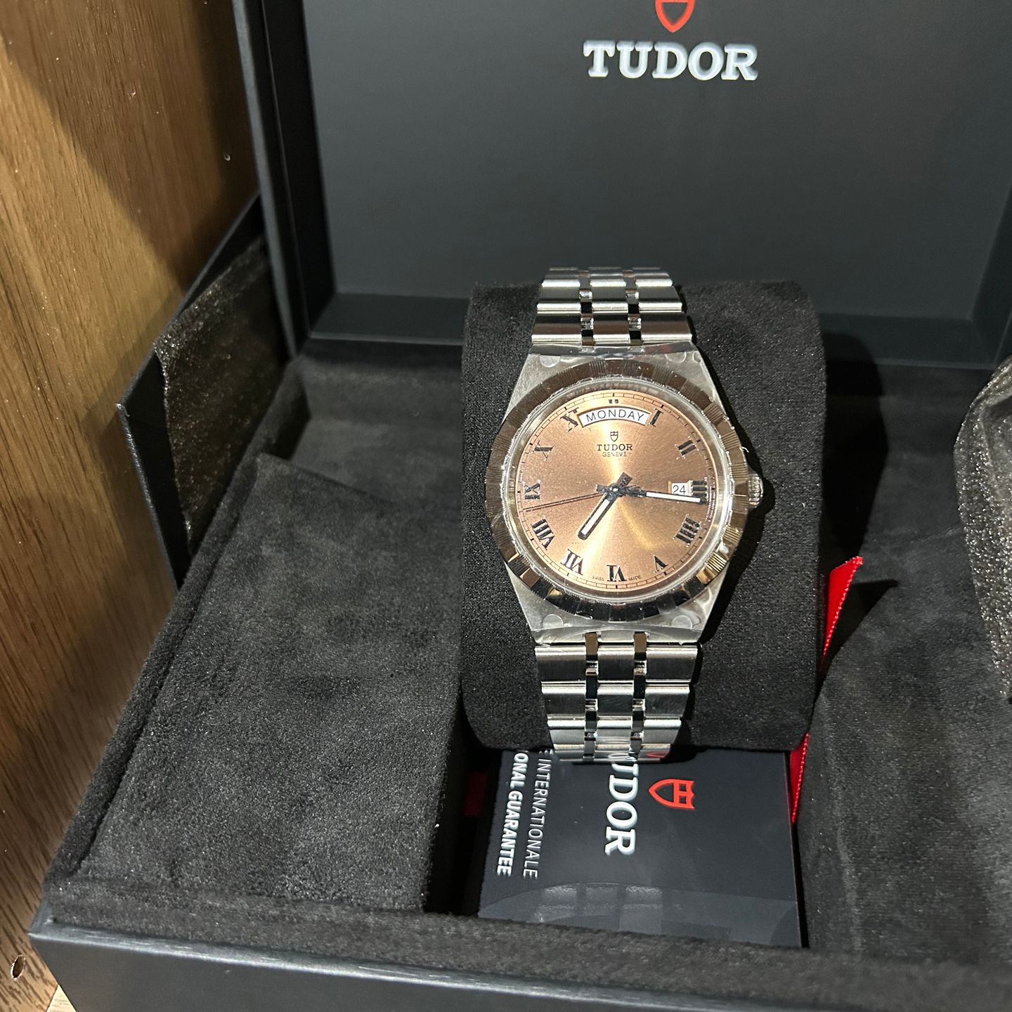 Tudor Royal 28600 (2024) - Roze wijzerplaat 41mm Staal (5/8)