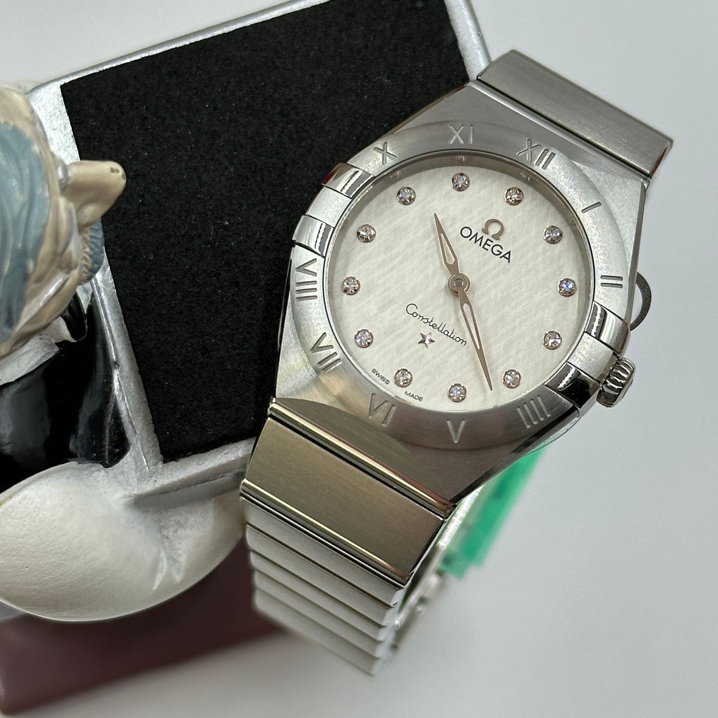 Omega Constellation Quartz 131.10.28.60.52.001 (2024) - Zilver wijzerplaat 28mm Staal (1/8)